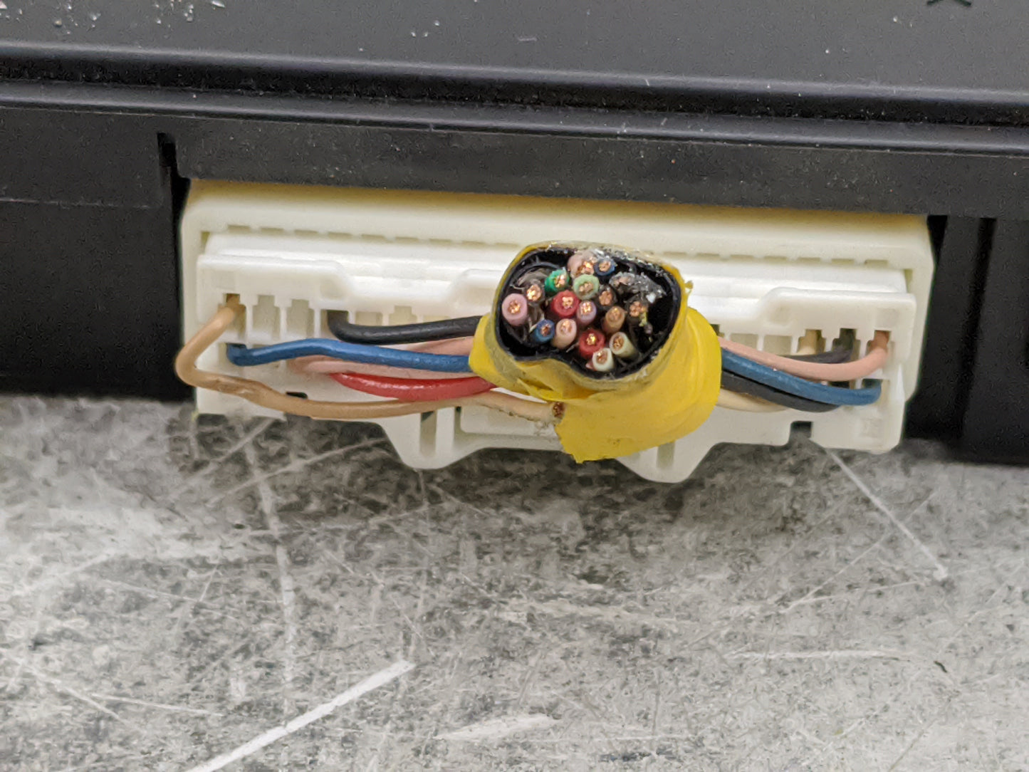 2015-2015 Infiniti Q50 Body Control Module Bcm 277604gf0d|277604gf0d-a - Oemusedautoparts1.com