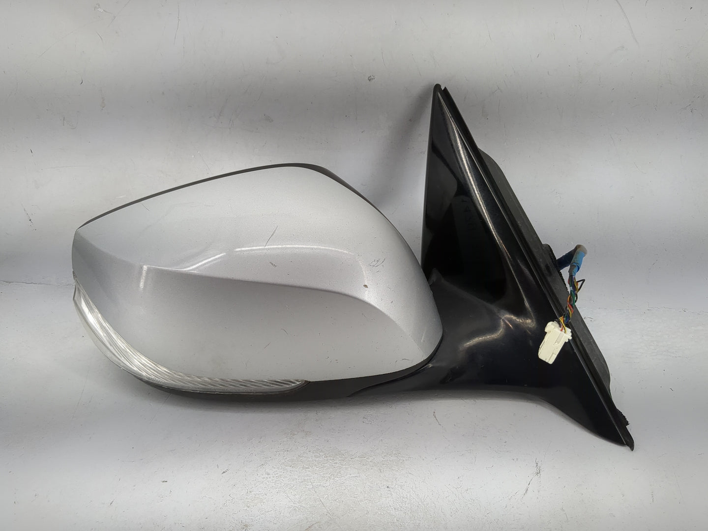 2014-2020 Infiniti Q50 Passenger Side View Mirror - Right Door Mirror OEM Used - Oemusedautoparts1.com