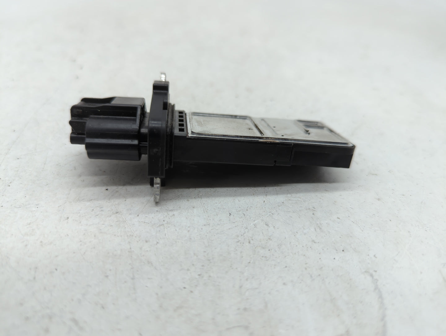 2014-2015 Infiniti Q50 Mass Air Flow Meter Maf - Oemusedautoparts1.com