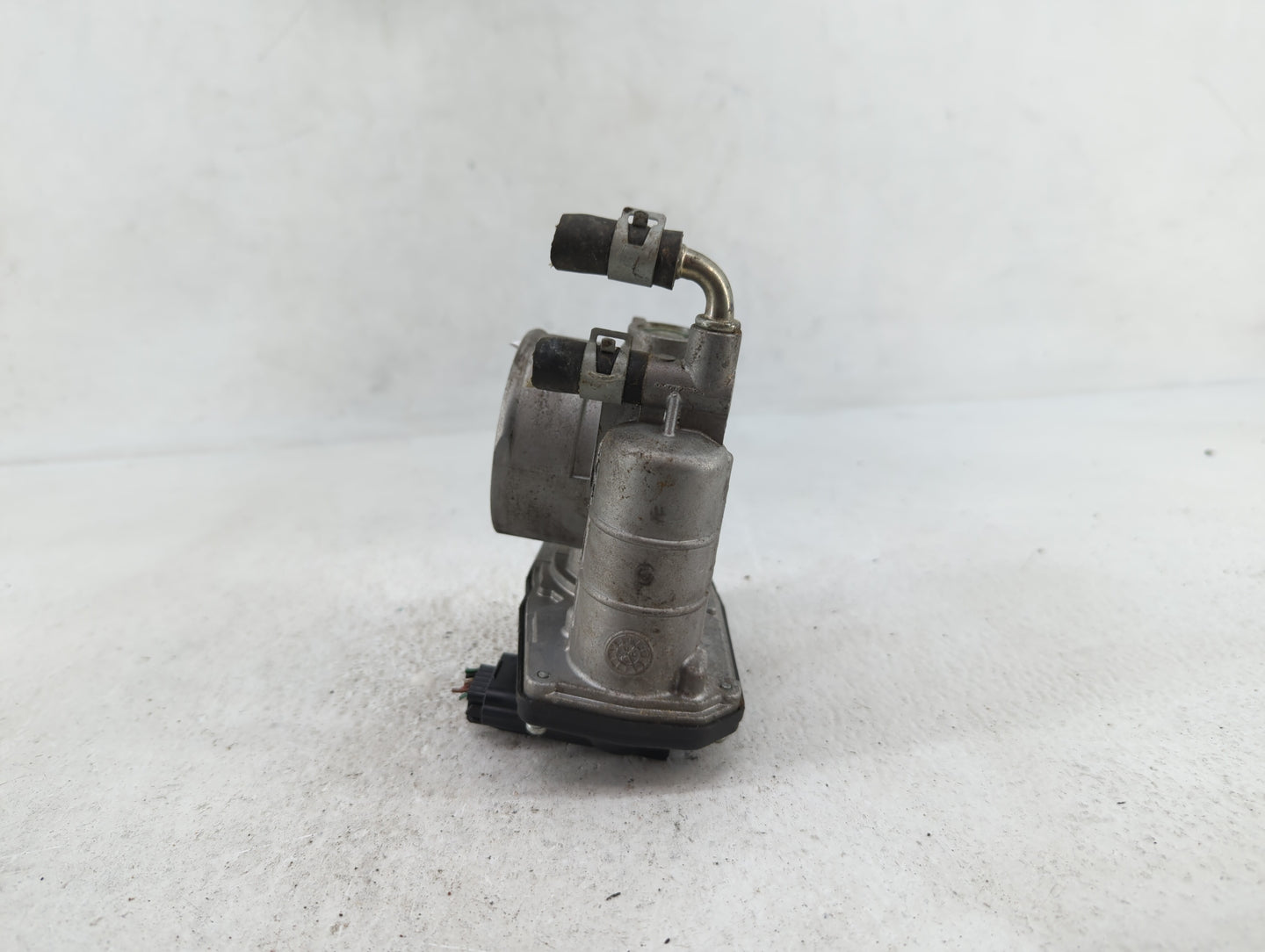 2014-2018 Infiniti Q50 Throttle Body P/N:526-02 RME60-16 Fits OEM Used Auto Parts - Oemusedautoparts1.com