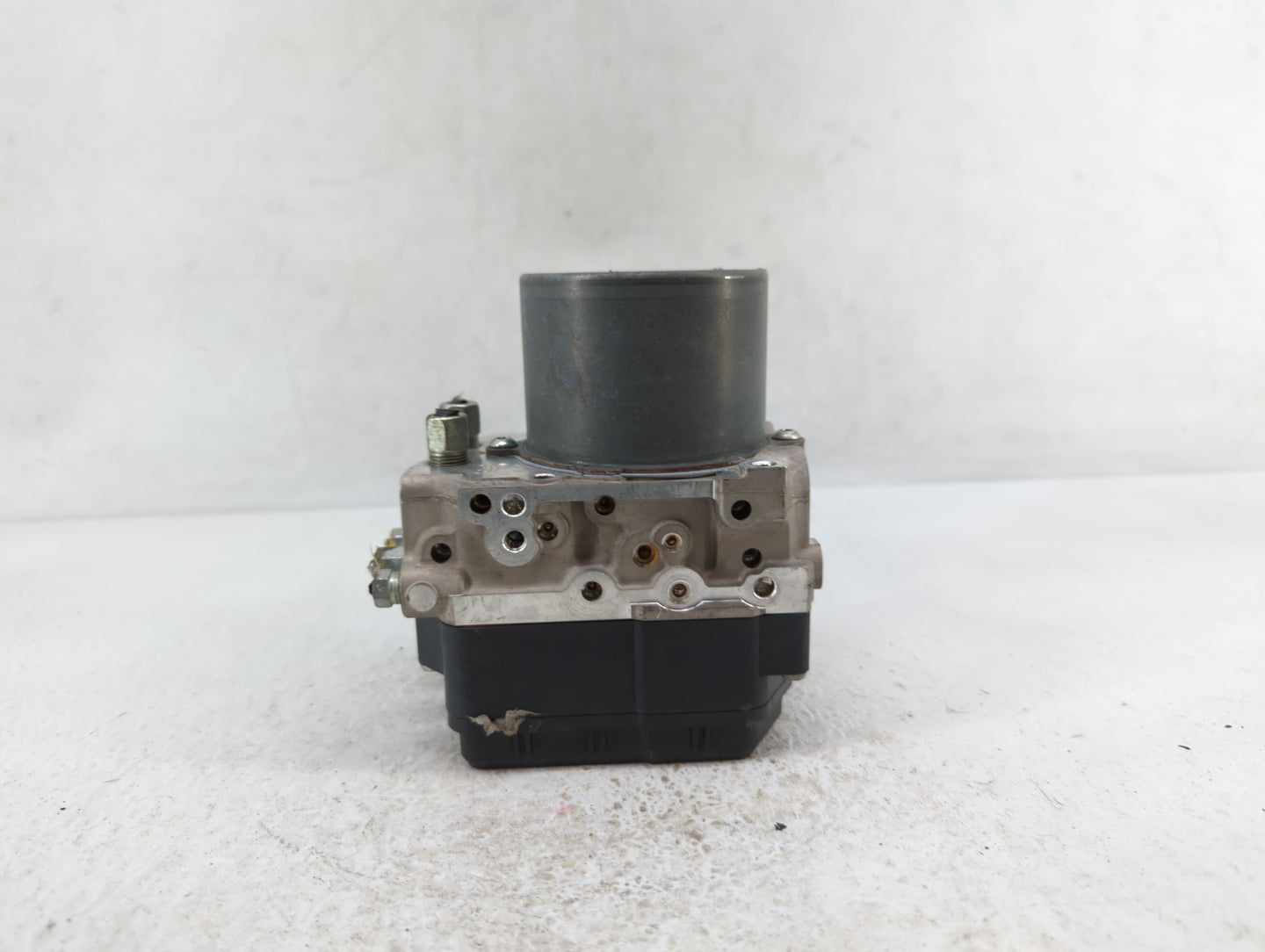 2014-2015 Infiniti Q50 ABS Pump Control Module Replacement P/N:47660 4GB1A Fits Fits 2014 2015 OEM Used Auto Parts - Oemused