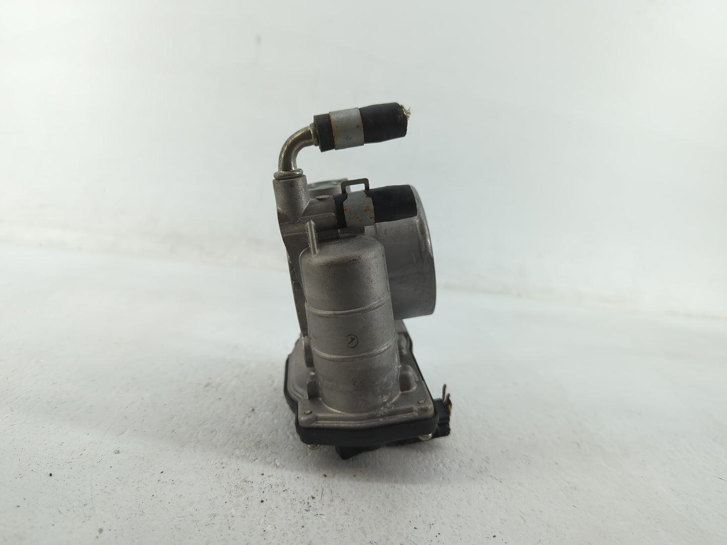 2014-2018 Infiniti Q50 Throttle Body P/N:526-02 RME60-16 Fits OEM Used Auto Parts - Oemusedautoparts1.com