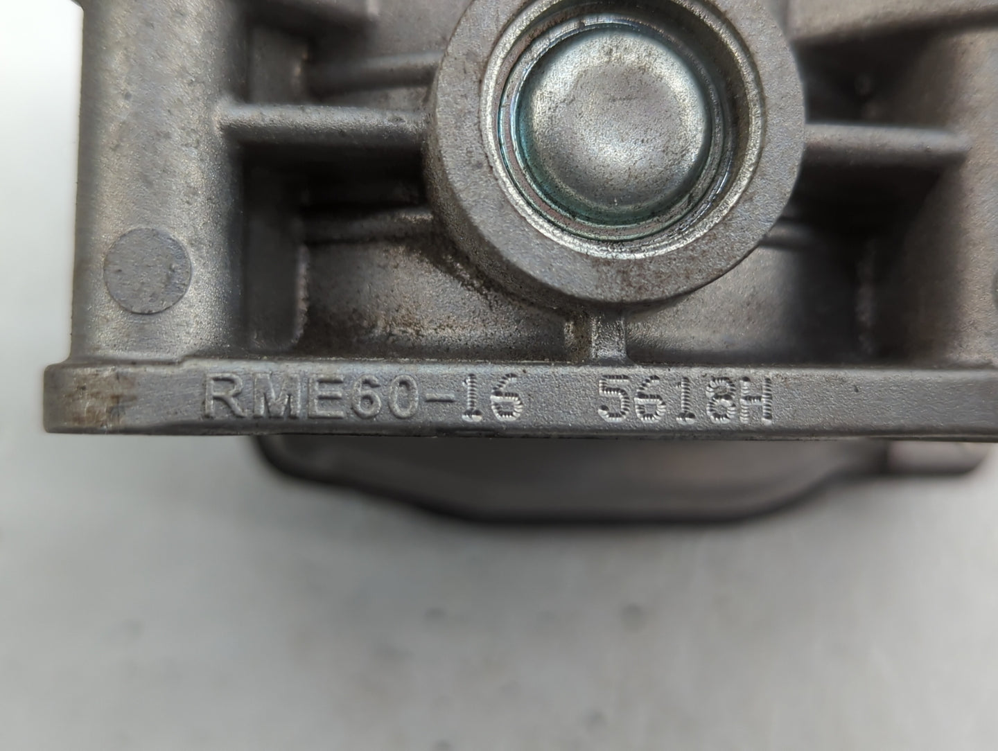 2014-2018 Infiniti Q50 Throttle Body P/N:526-02 RME60-16 Fits OEM Used Auto Parts - Oemusedautoparts1.com