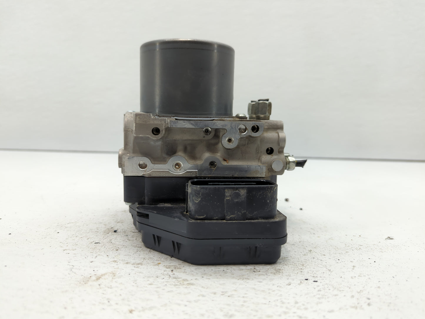2014-2015 Infiniti Q50 ABS Pump Control Module Replacement P/N:47660 4GB1A Fits Fits 2014 2015 OEM Used Auto Parts - Oemused