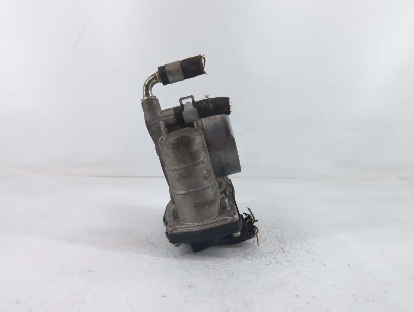 2014-2018 Infiniti Q50 Throttle Body P/N:K 4Y04 526-01 Fits OEM Used Auto Parts - Oemusedautoparts1.com