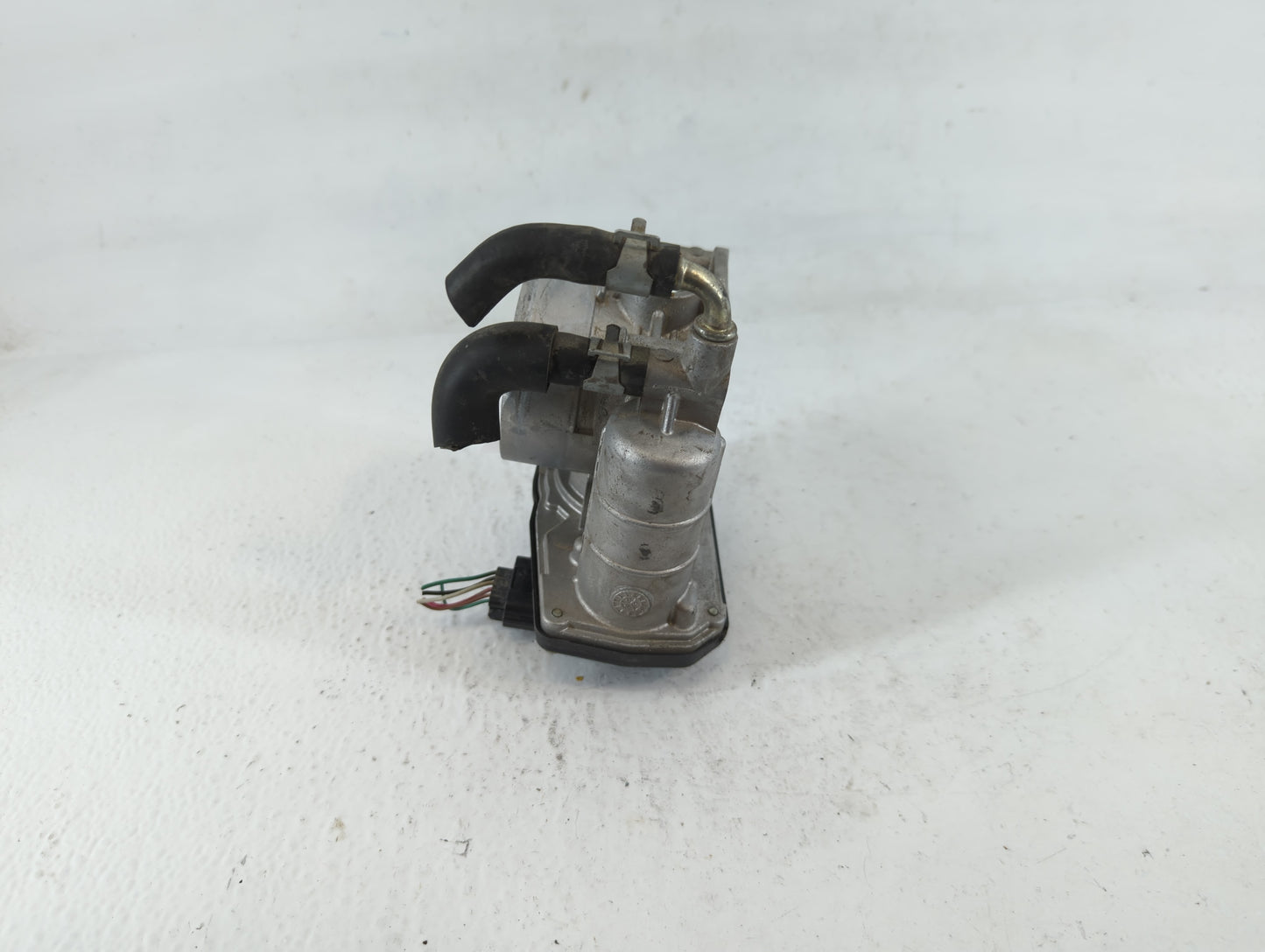 2014-2018 Infiniti Q50 Throttle Body P/N:9X04H RME60-21 Fits OEM Used Auto Parts - Oemusedautoparts1.com