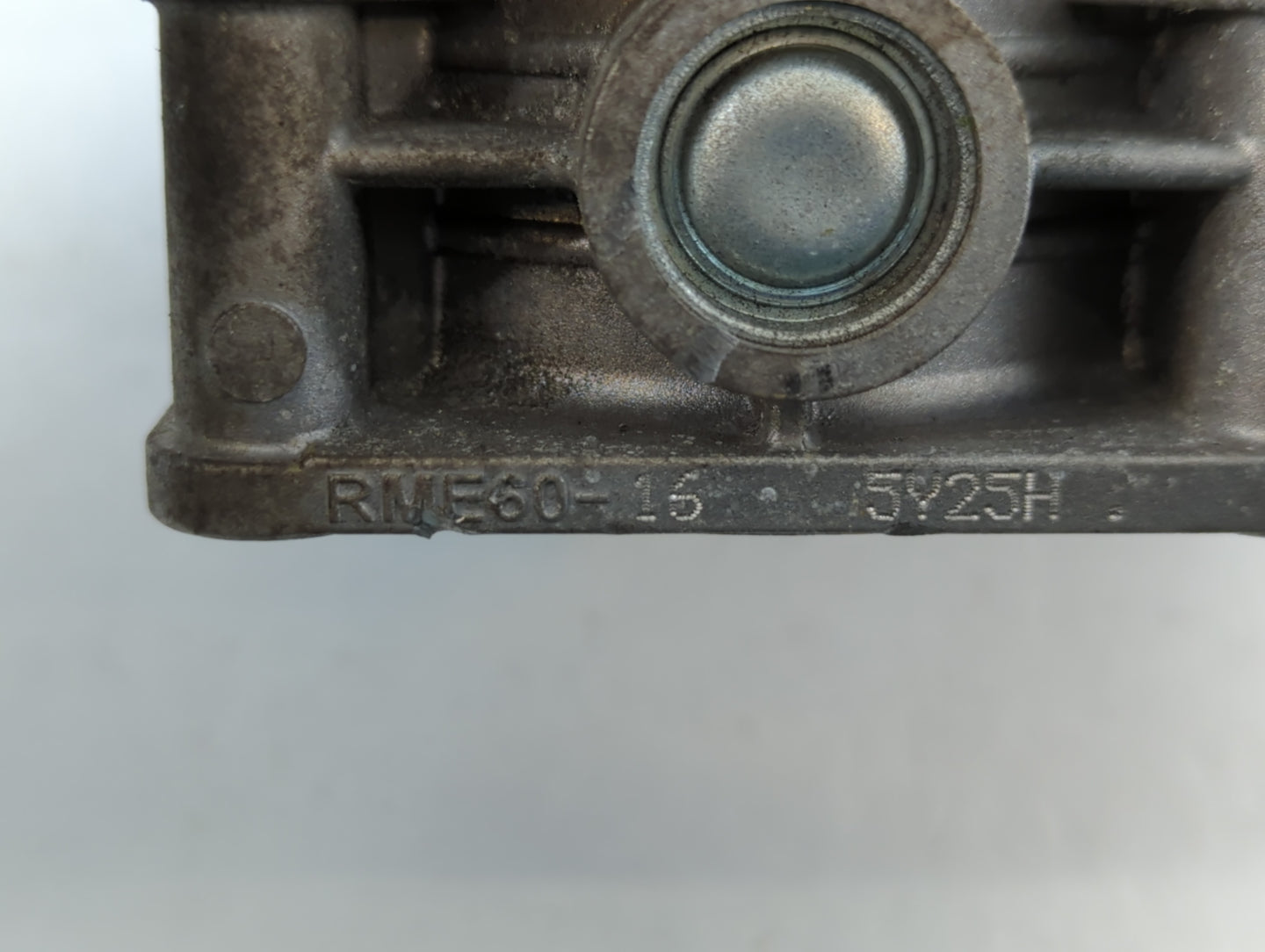 2014-2018 Infiniti Q50 Throttle Body P/N:5Y25H RME60-16 Fits OEM Used Auto Parts - Oemusedautoparts1.com