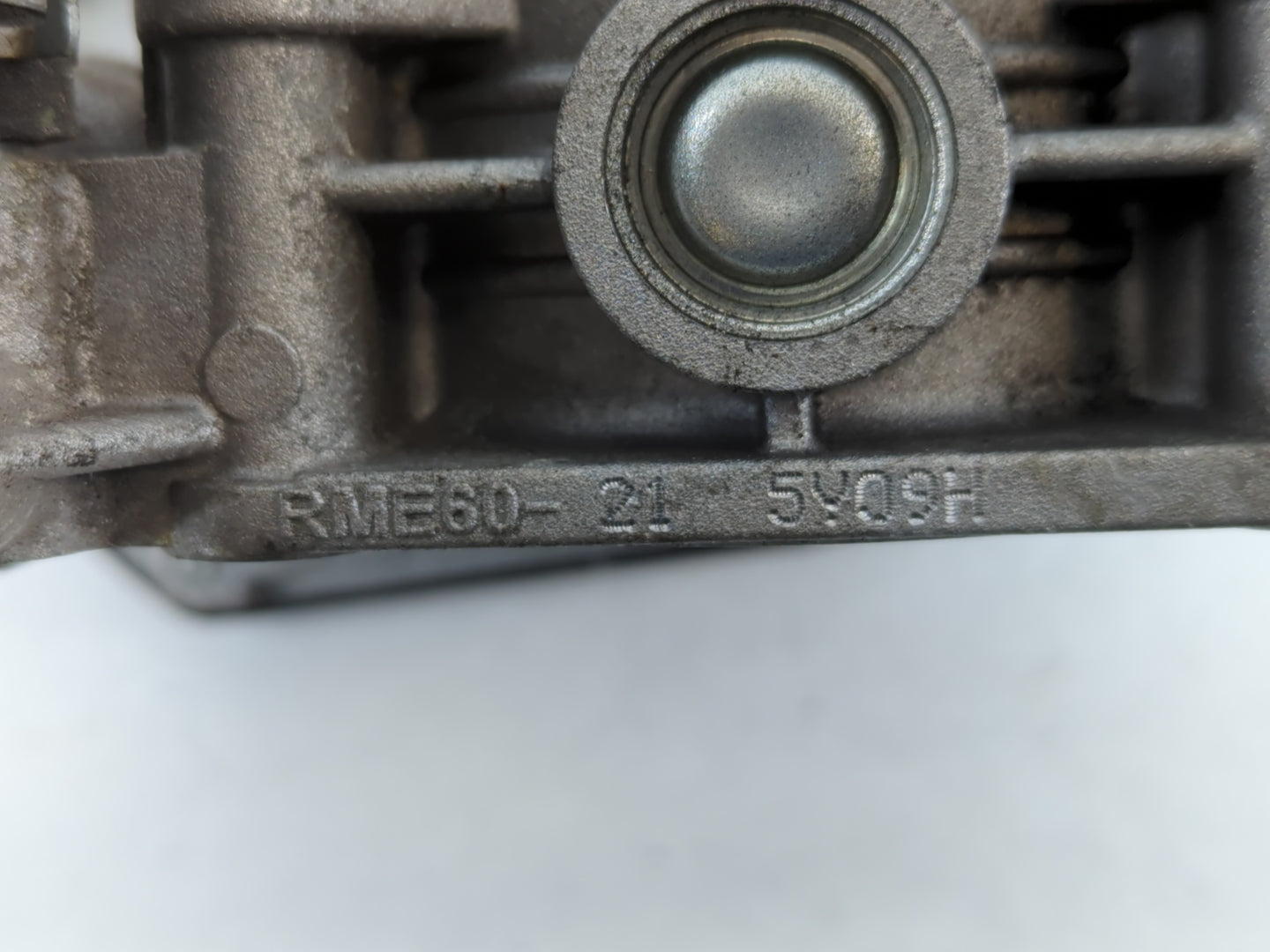 2014-2018 Infiniti Q50 Throttle Body P/N:5Y09H RME60-21 Fits OEM Used Auto Parts - Oemusedautoparts1.com