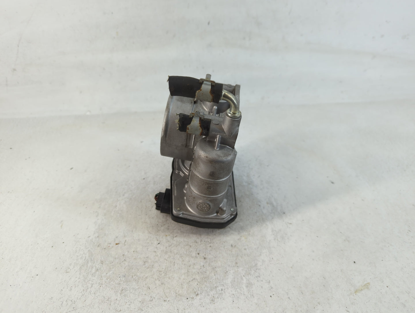 2014-2018 Infiniti Q50 Throttle Body P/N:K 5926 526-01 Fits OEM Used Auto Parts - Oemusedautoparts1.com