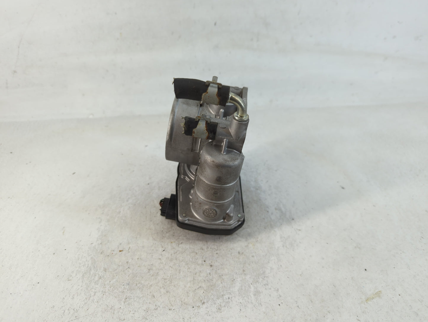 2014-2018 Infiniti Q50 Throttle Body P/N:K 5926 526-01 Fits OEM Used Auto Parts - Oemusedautoparts1.com