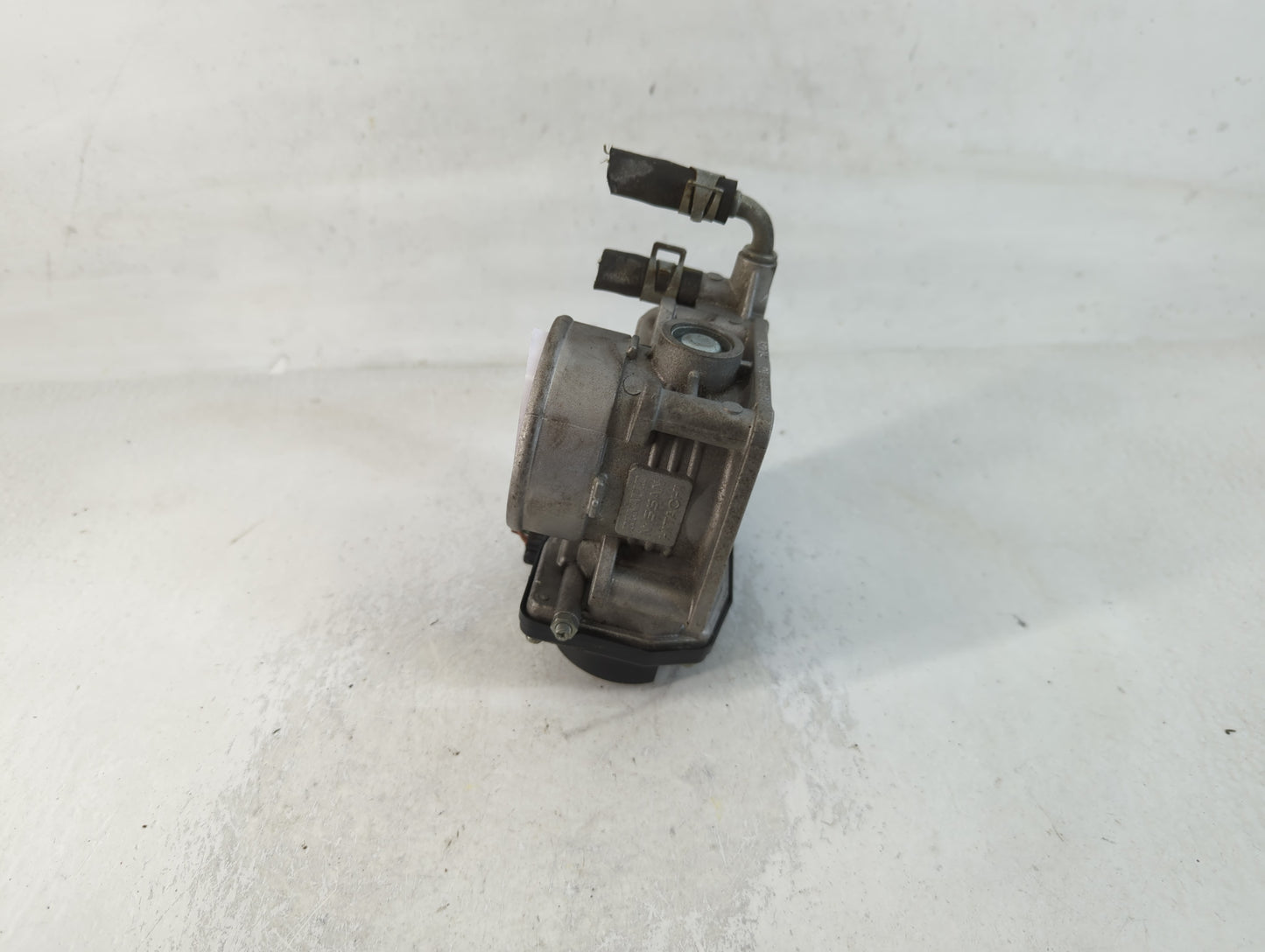 2014-2018 Infiniti Q50 Throttle Body P/N:5126H RME60-16 Fits OEM Used Auto Parts - Oemusedautoparts1.com
