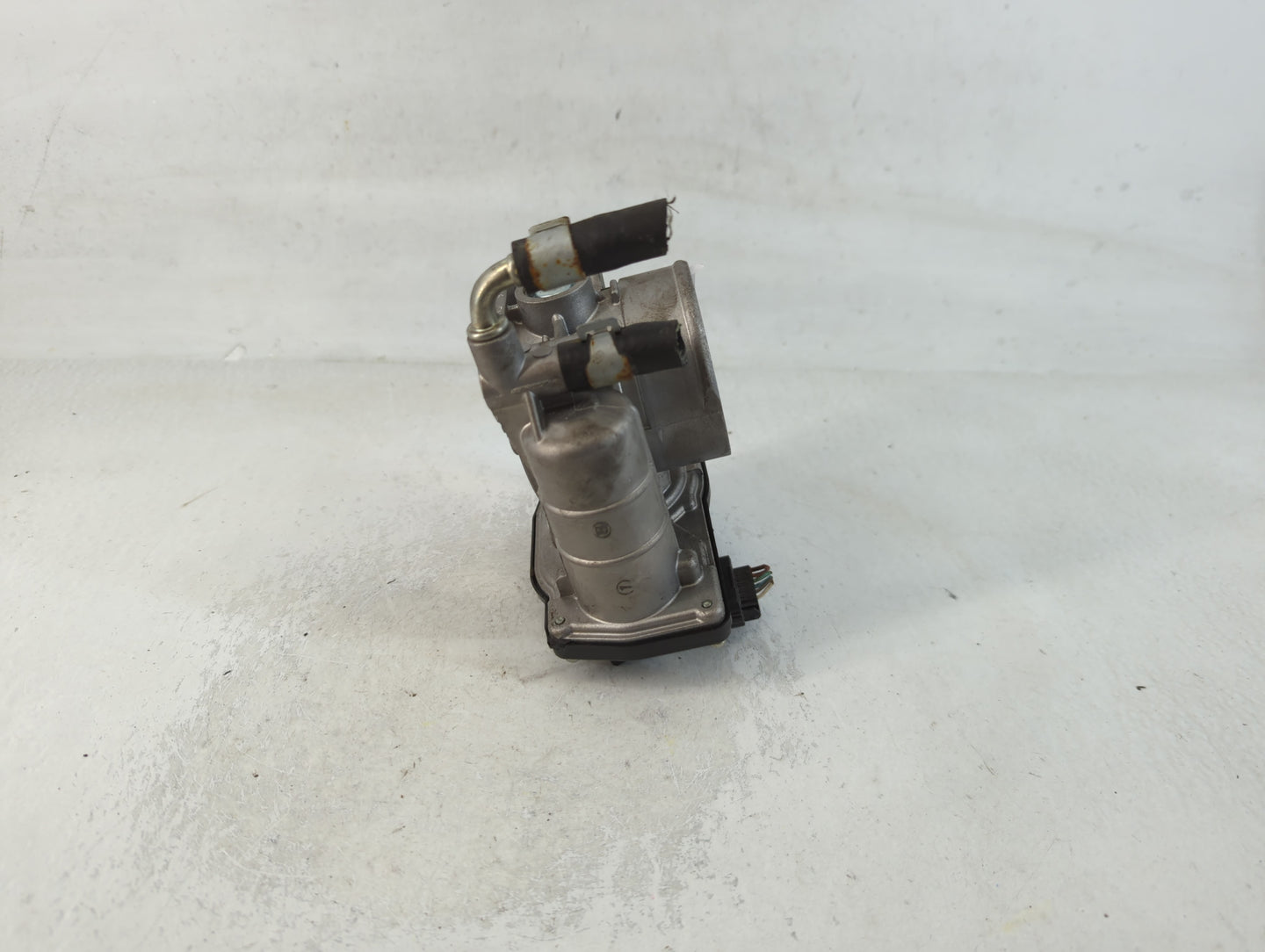 2014-2018 Infiniti Q50 Throttle Body P/N:5126H RME60-16 Fits OEM Used Auto Parts - Oemusedautoparts1.com