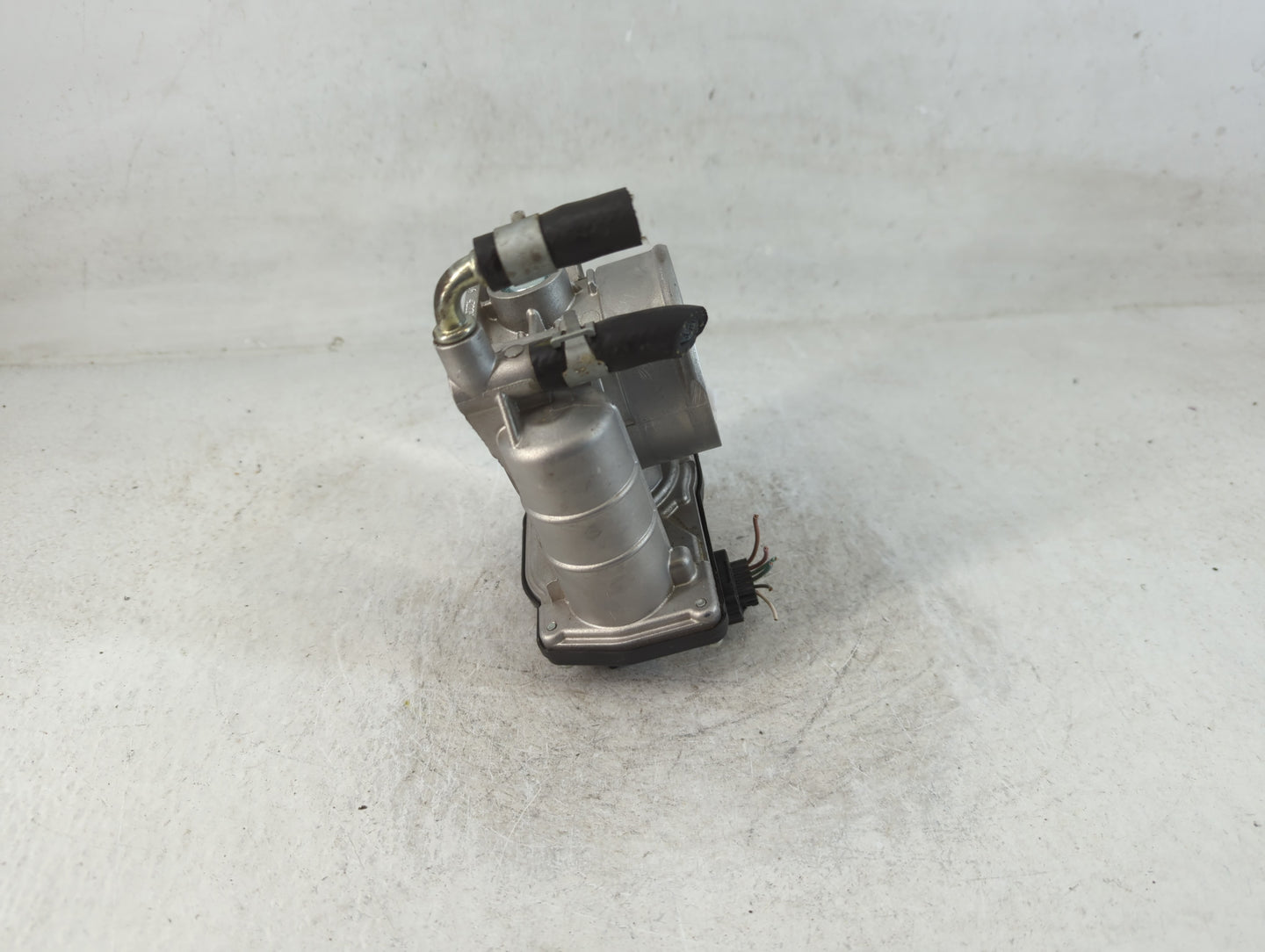 2014-2018 Infiniti Q50 Throttle Body P/N:4Z22H RME60-16 Fits OEM Used Auto Parts - Oemusedautoparts1.com