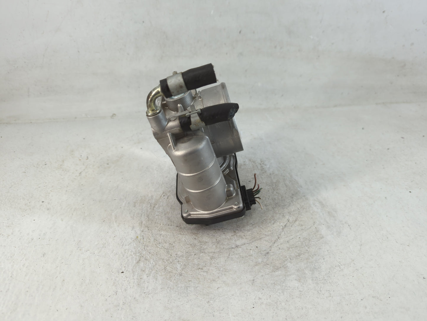 2014-2018 Infiniti Q50 Throttle Body P/N:4Z22H RME60-16 Fits OEM Used Auto Parts - Oemusedautoparts1.com