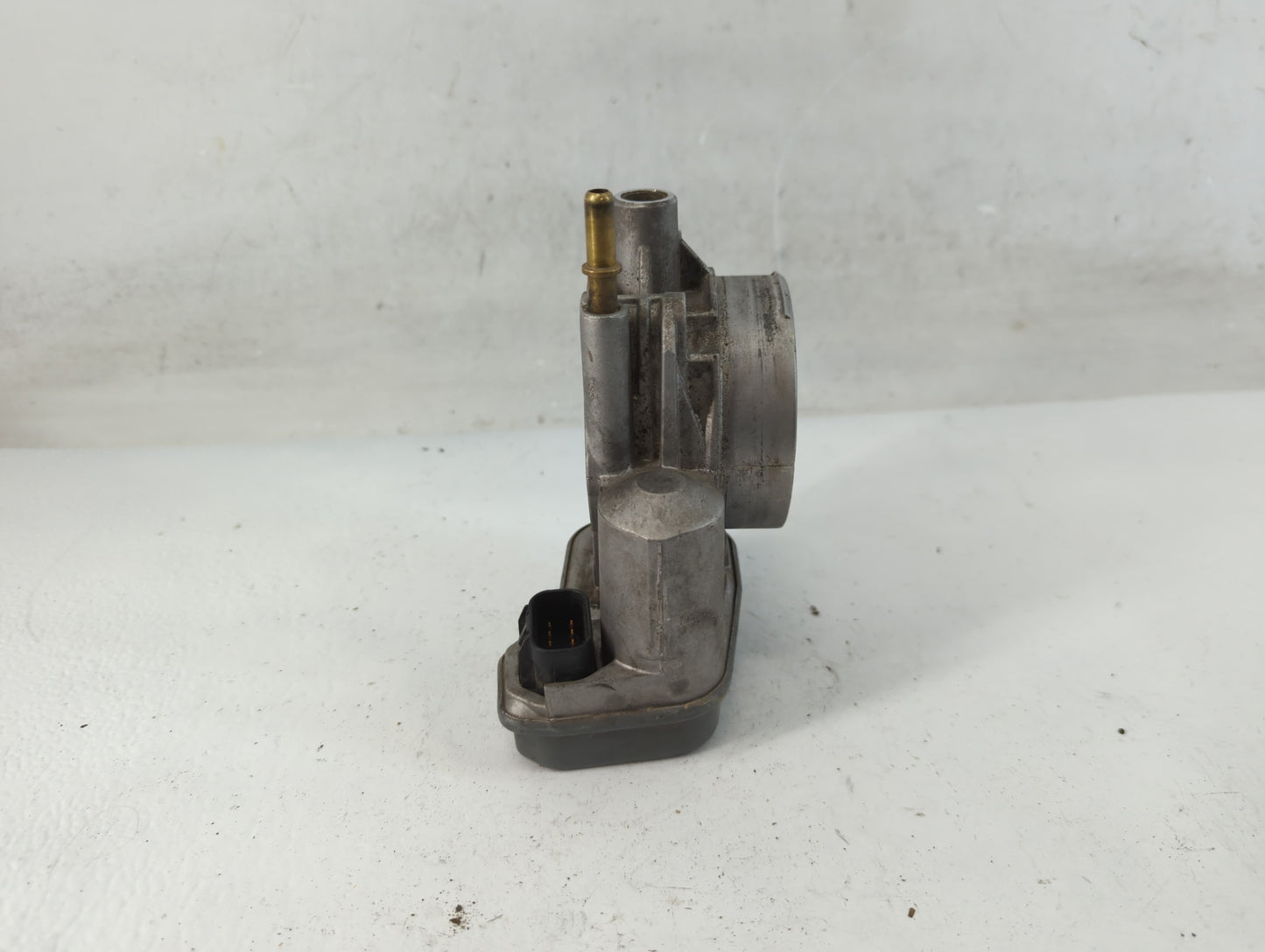 2014-2018 Infiniti Q50 Throttle Body P/N:050 04F 3202 Fits OEM Used Auto Parts - Oemusedautoparts1.com
