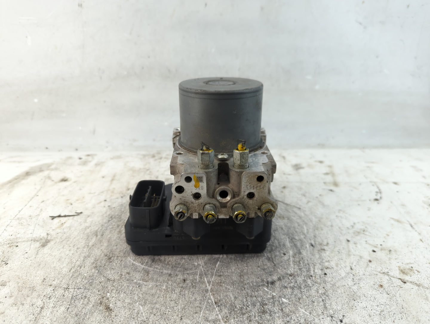 2014-2015 Infiniti Q50 ABS Pump Control Module Replacement P/N:133800-5790 Fits Fits 2014 2015 OEM Used Auto Parts - Oemused