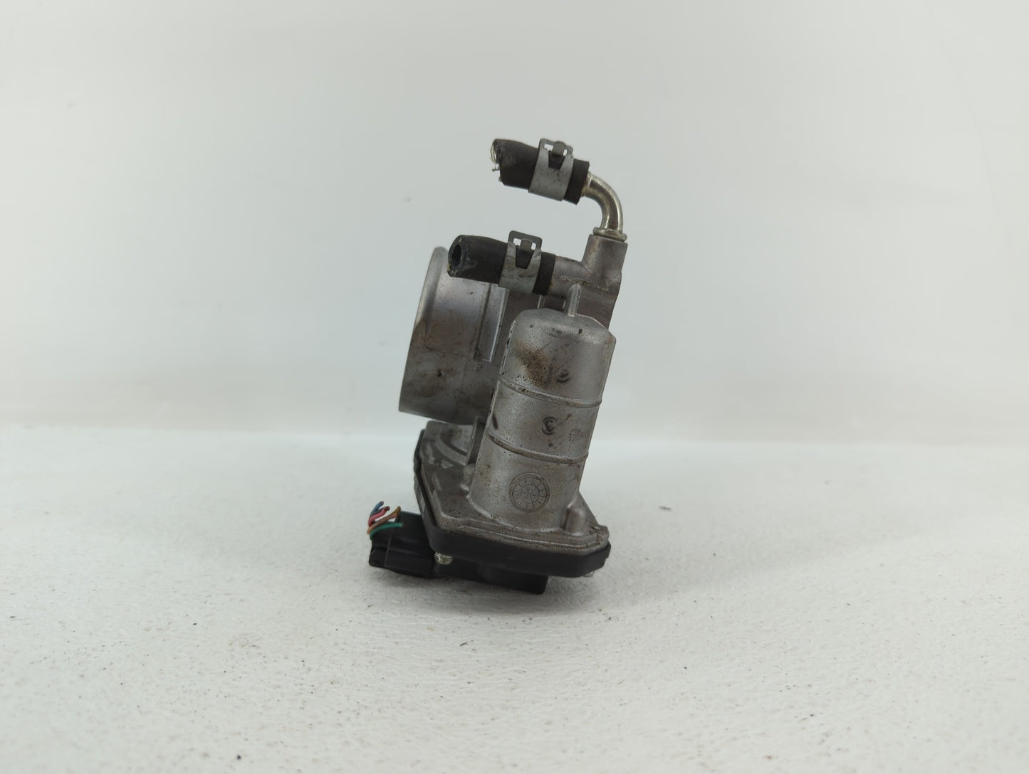 2014-2015 Infiniti Q60 Throttle Body P/N:RME60-21 RME60-12 Fits OEM Used Auto Parts - Oemusedautoparts1.com