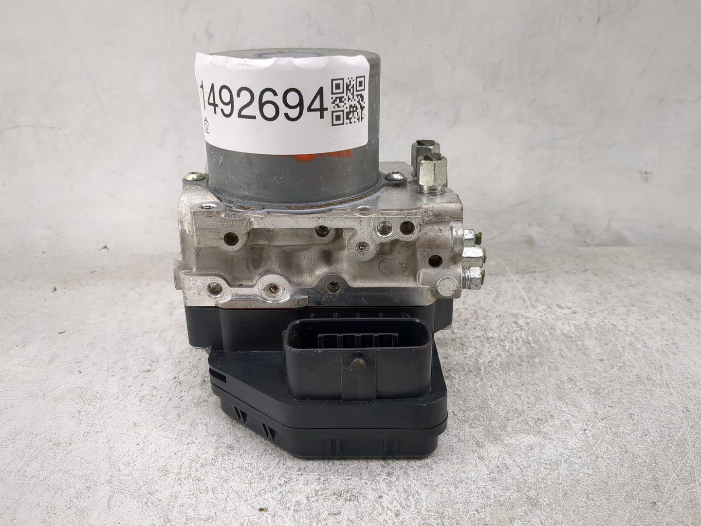 2015-2019 Infiniti Q70 ABS Pump Control Module Replacement P/N:47660 3WL0A 133000-4461 Fits Fits 2015 2016 2017 2018 2019 OE
