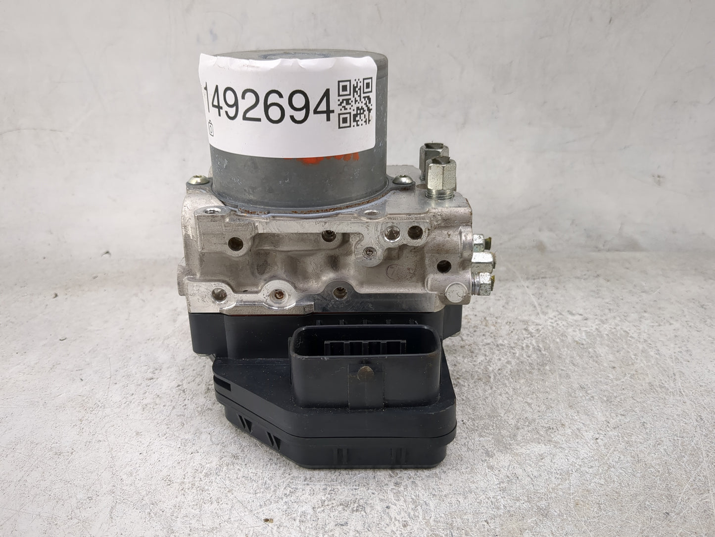 2015-2019 Infiniti Q70 ABS Pump Control Module Replacement P/N:47660 3WL0A 133000-4461 Fits Fits 2015 2016 2017 2018 2019 OE