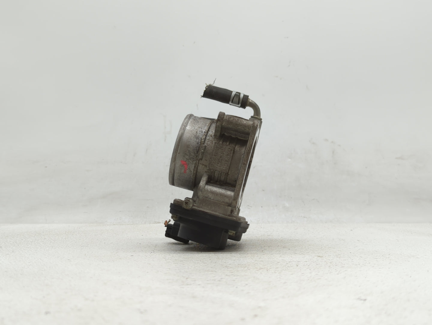 2014-2019 Infiniti Q70 Throttle Body P/N:526-02 RME60-16 Fits OEM Used Auto Parts - Oemusedautoparts1.com