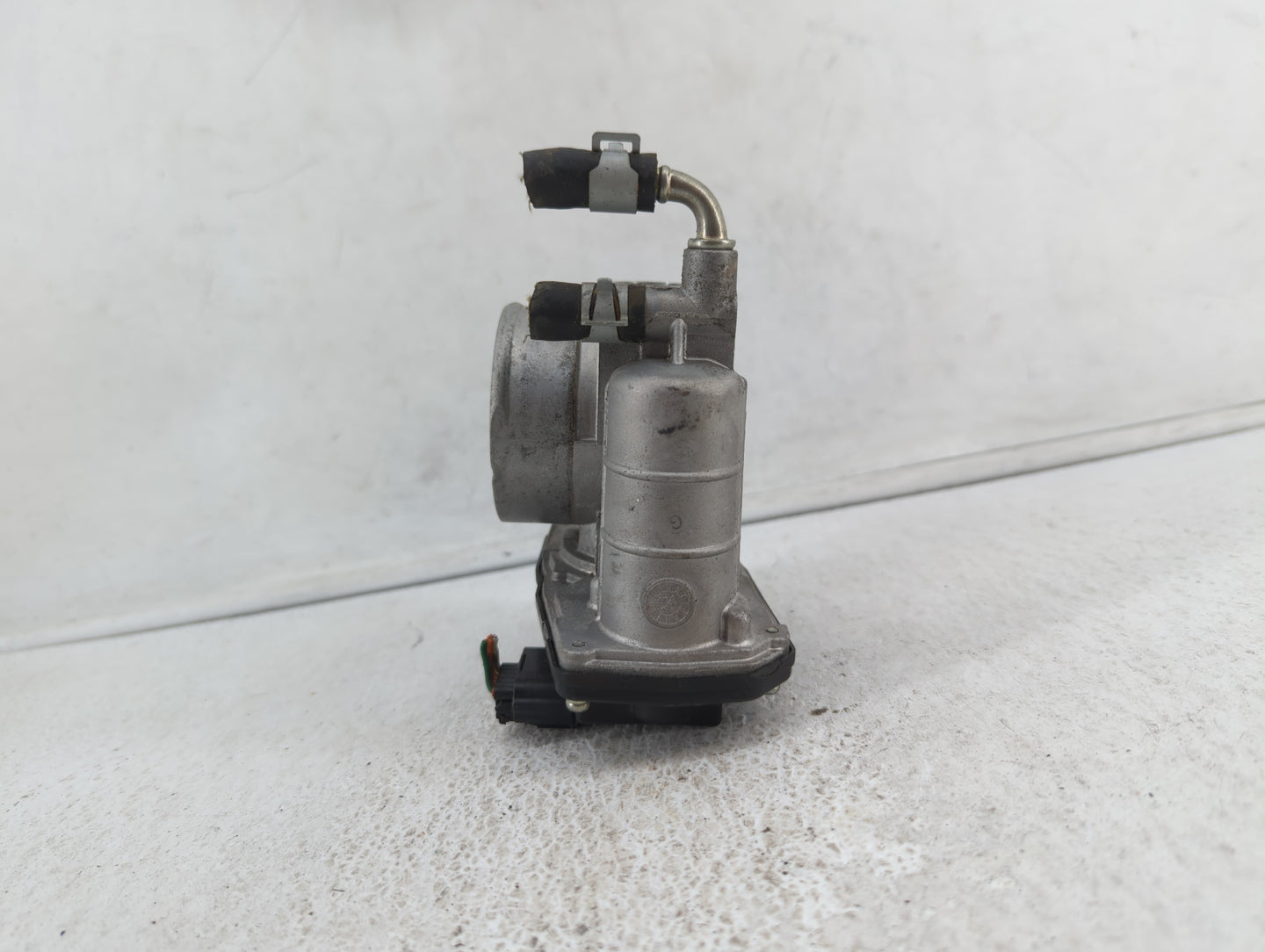 2014-2019 Infiniti Q70 Throttle Body P/N:RME60-21 RME60-12 Fits OEM Used Auto Parts - Oemusedautoparts1.com