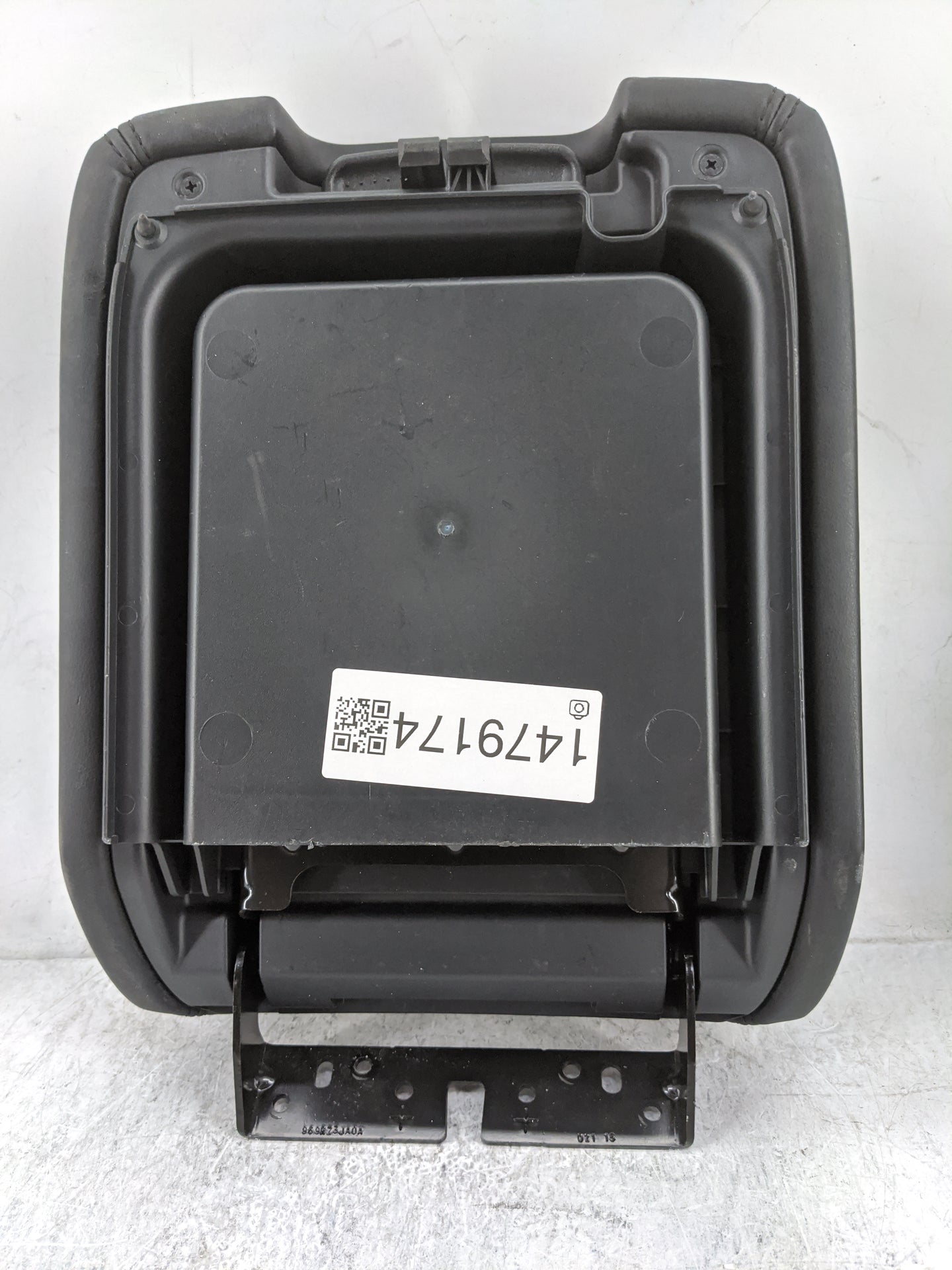 2015 Infiniti Qx60 Center Console Armrest Cover Lid P/N:96920 9NB0A P42J Fits OEM Used Auto Parts - Oemusedautoparts1.com