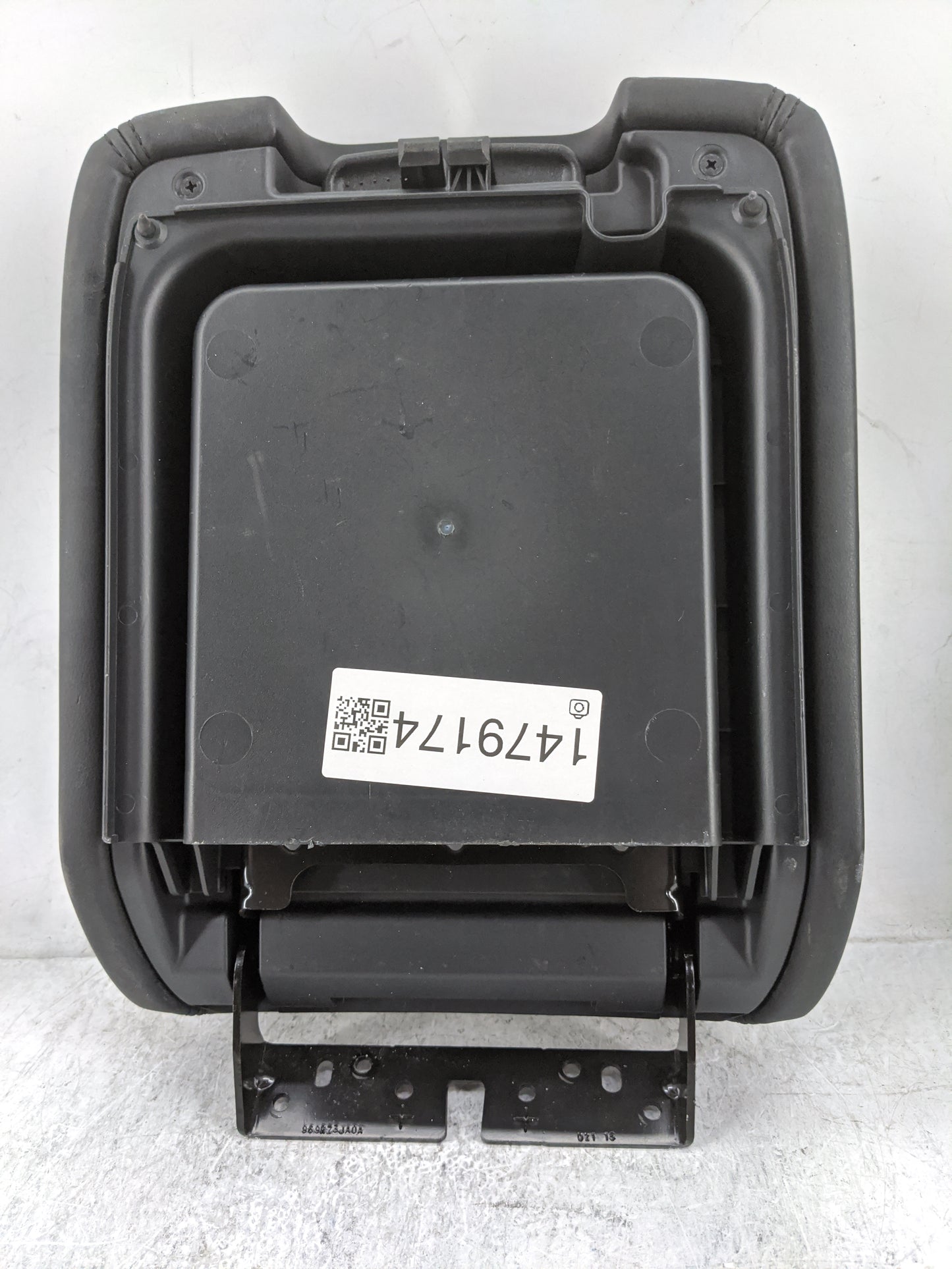 2015 Infiniti Qx60 Center Console Armrest Cover Lid P/N:96920 9NB0A P42J Fits OEM Used Auto Parts - Oemusedautoparts1.com