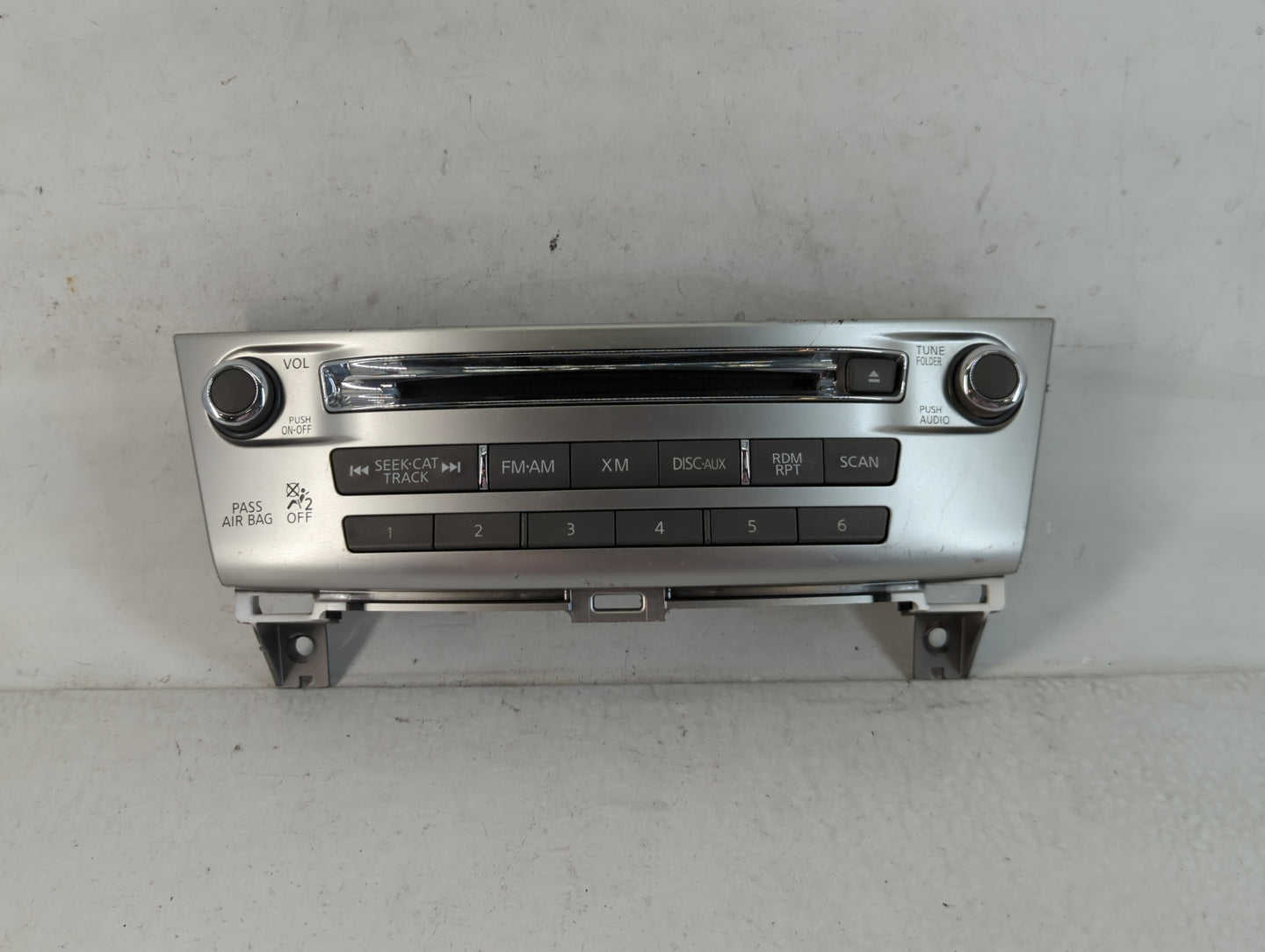 2015-2016 Infiniti Qx60 Radio AM FM Cd Player Receiver Replacement P/N:253913JA0A Fits Fits 2015 2016 OEM Used Auto Parts - 