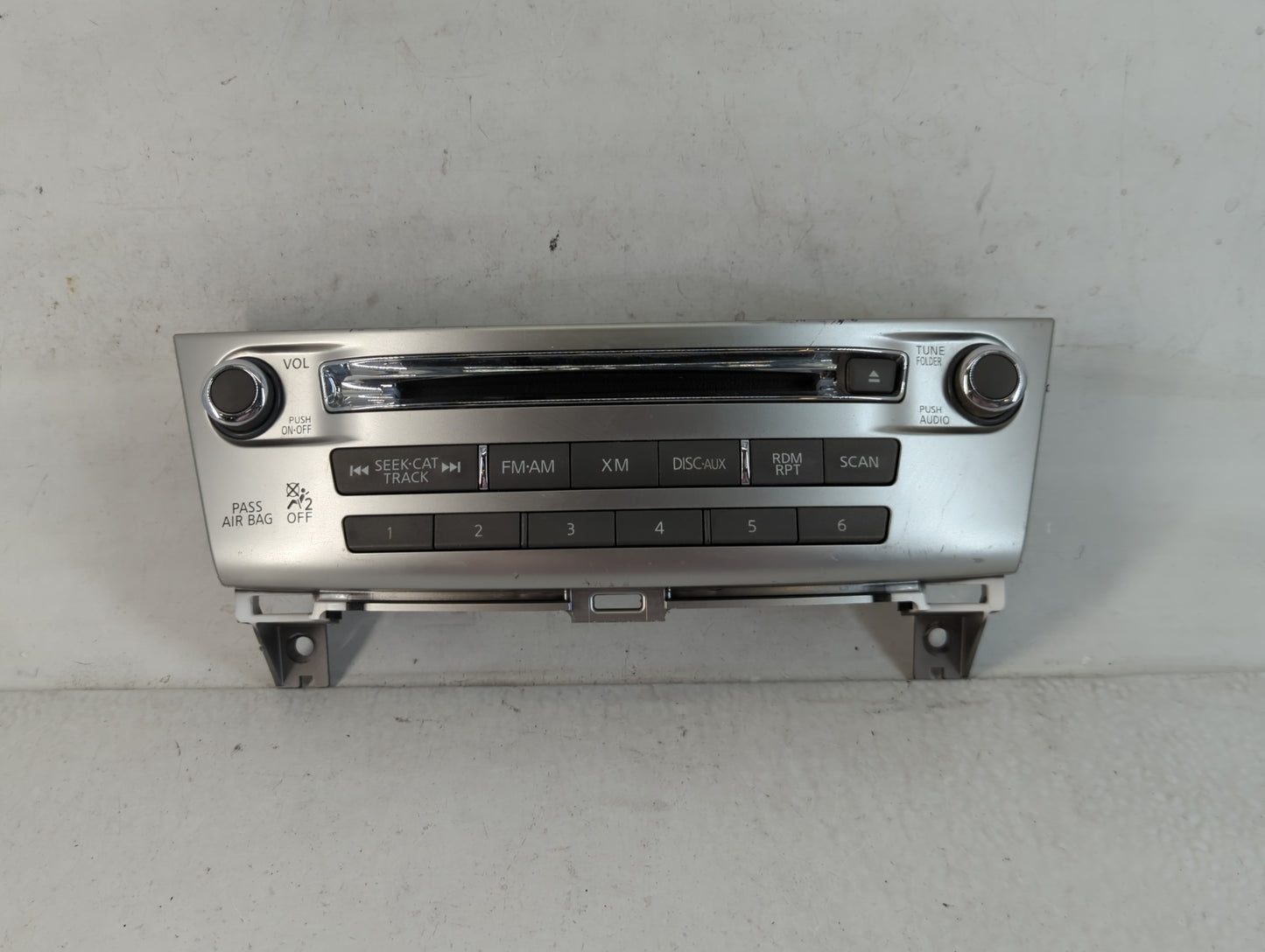 2015-2016 Infiniti Qx60 Radio AM FM Cd Player Receiver Replacement P/N:253913JA0A Fits Fits 2015 2016 OEM Used Auto Parts - 