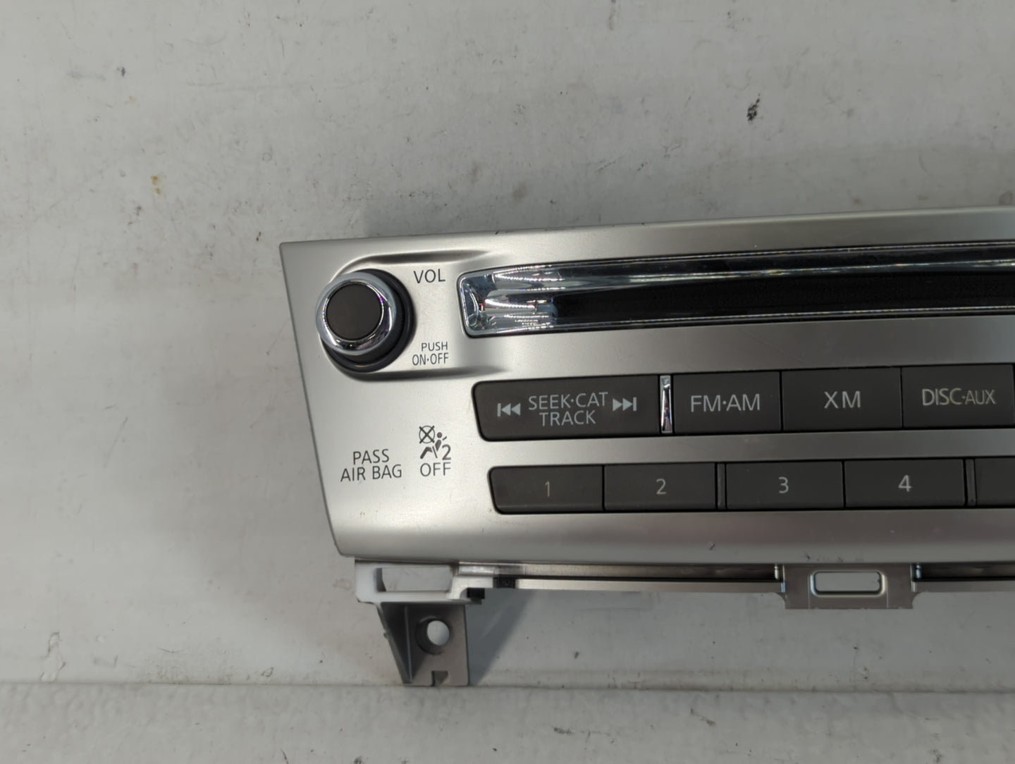 2015-2016 Infiniti Qx60 Radio AM FM Cd Player Receiver Replacement P/N:253913JA0A Fits Fits 2015 2016 OEM Used Auto Parts - 
