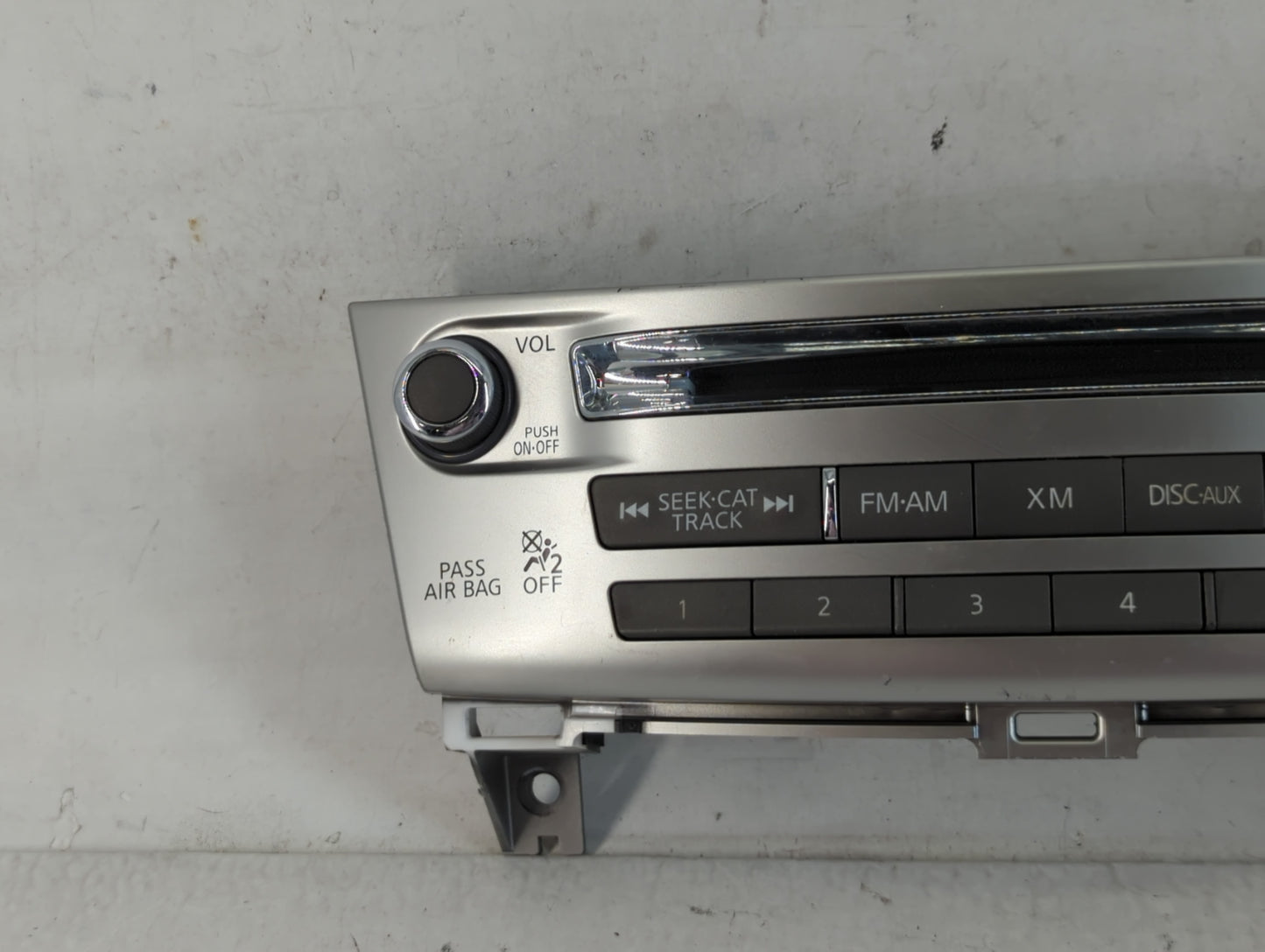 2015-2016 Infiniti Qx60 Radio AM FM Cd Player Receiver Replacement P/N:253913JA0A Fits Fits 2015 2016 OEM Used Auto Parts - 