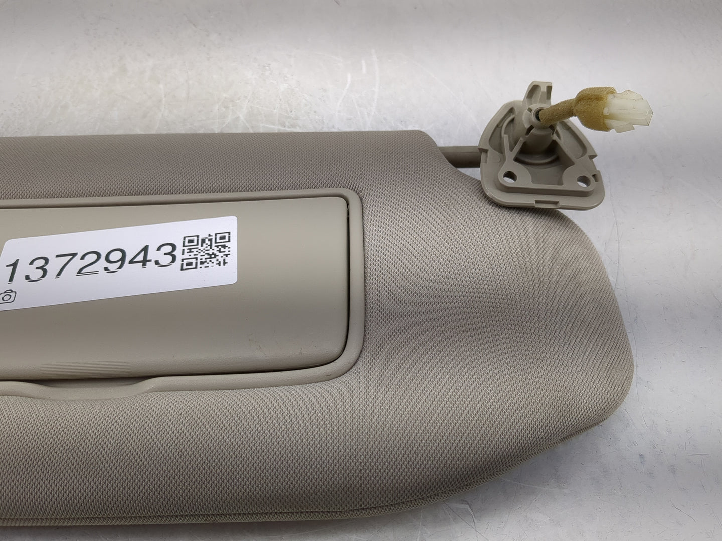 2015-2017 Infiniti Qx70 Sun Visor Shade Replacement Passenger Right Mirror Fits Fits 2015 2016 2017 OEM Used Auto Parts - Oe