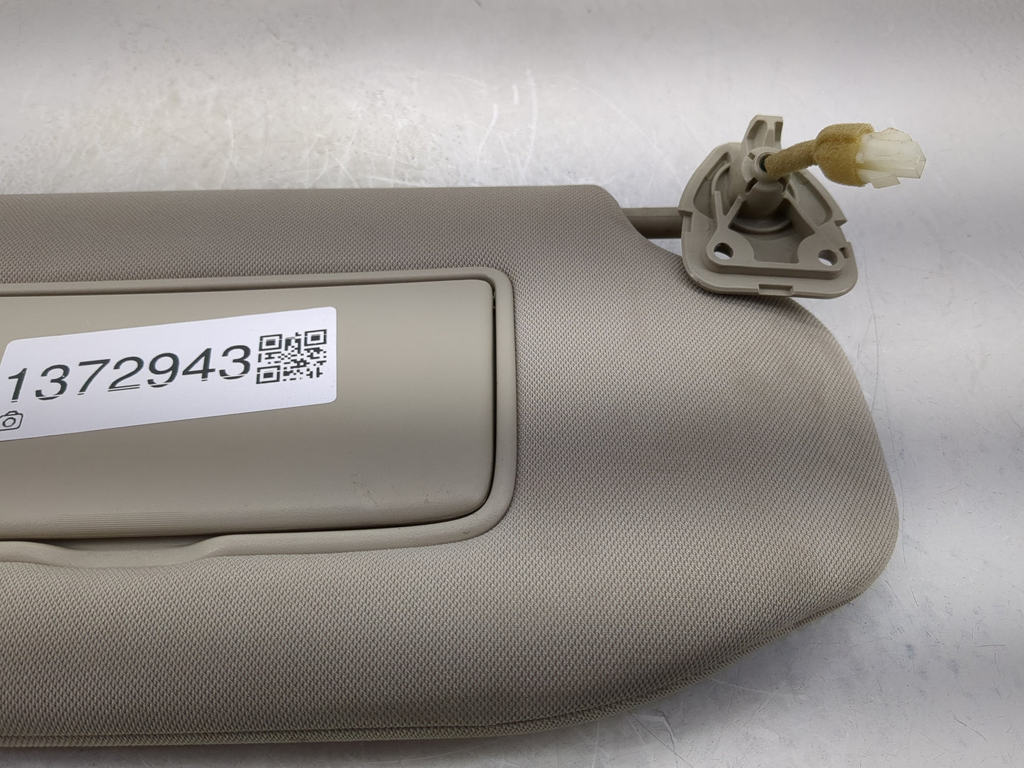 2015-2017 Infiniti Qx70 Sun Visor Shade Replacement Passenger Right Mirror Fits Fits 2015 2016 2017 OEM Used Auto Parts - Oe
