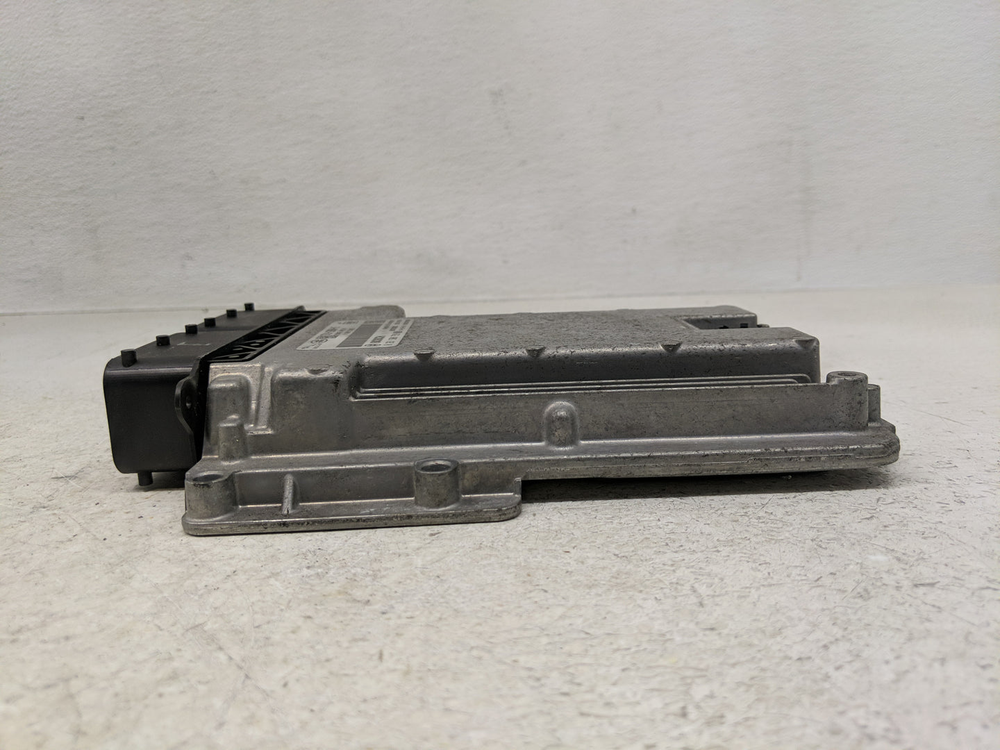 2014-2018 Jaguar F-Type PCM Engine Control Computer ECU ECM PCU OEM P/N:CPLA-12B684-YE 0 261 508 759 Fits OEM Used Auto Part