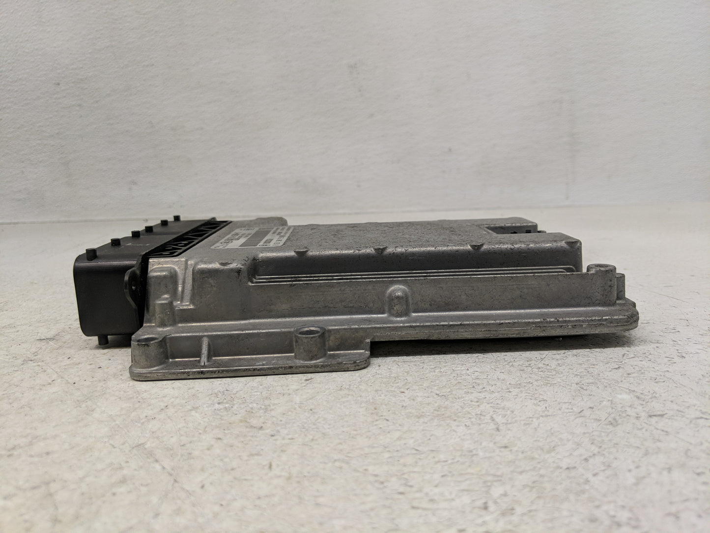 2014-2018 Jaguar F-Type PCM Engine Control Computer ECU ECM PCU OEM P/N:CPLA-12B684-YE 0 261 508 759 Fits OEM Used Auto Part