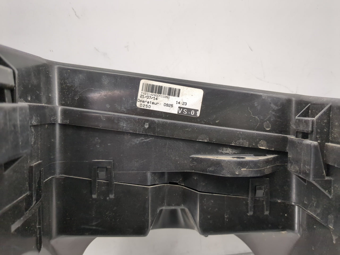 2014-2015 Jaguar Xf Fusebox Fuse Box Panel Relay Module P/N:FX2314290CFC Fits Fits 2014 2015 OEM Used Auto Parts - Oemusedau