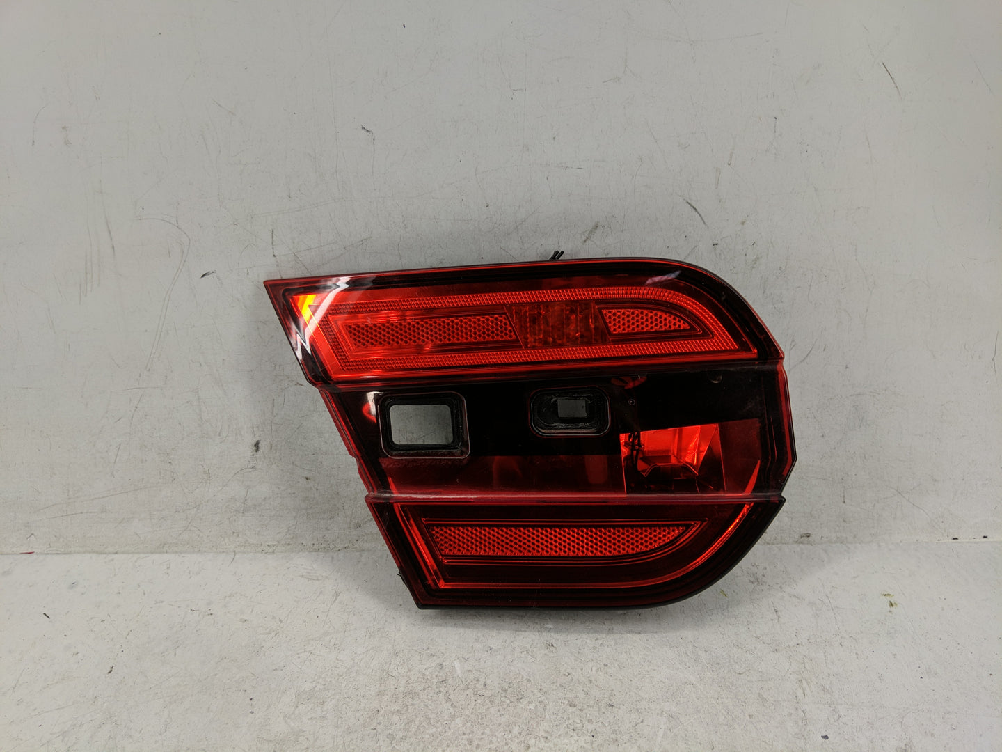 2012-2015 Jaguar Xf Tail Light Assembly Driver Left OEM P/N:VPCX2X-13289-A CX23-13405-AD Fits Fits 2012 2013 2014 2015 OEM U