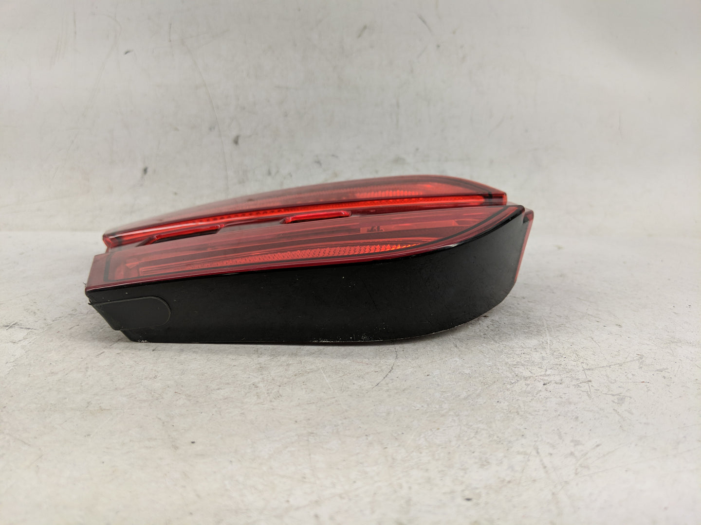 2012-2015 Jaguar Xf Tail Light Assembly Driver Left OEM P/N:VPCX2X-13289-A CX23-13405-AD Fits Fits 2012 2013 2014 2015 OEM U