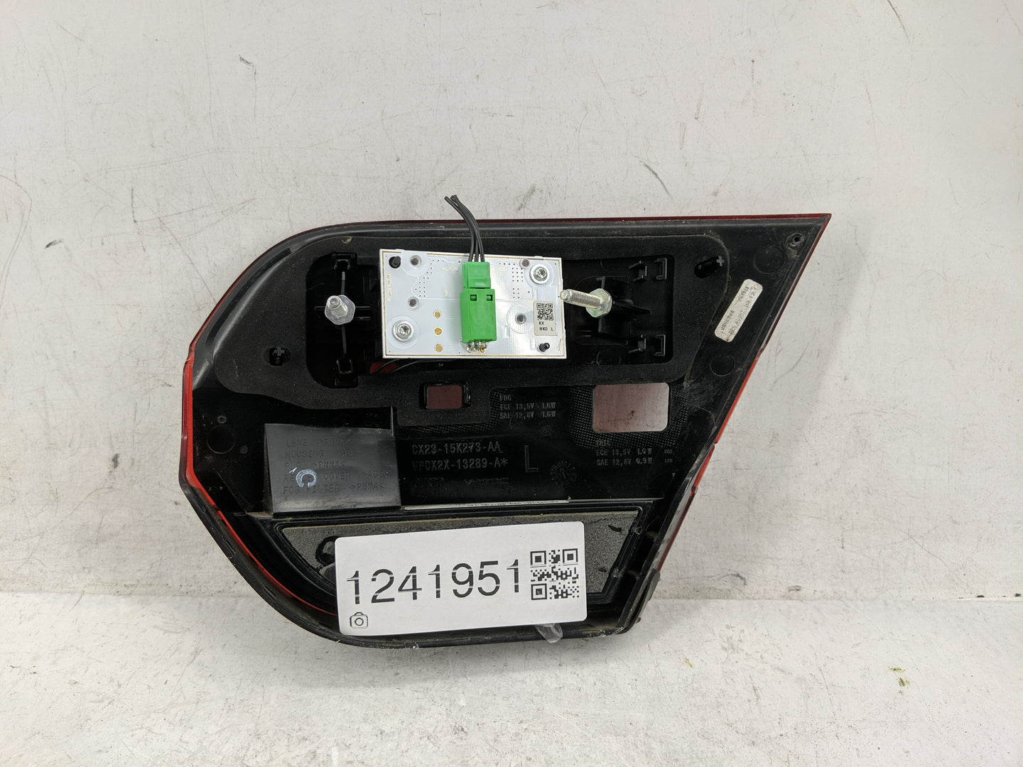 2012-2015 Jaguar Xf Tail Light Assembly Driver Left OEM P/N:VPCX2X-13289-A CX23-13405-AD Fits Fits 2012 2013 2014 2015 OEM U