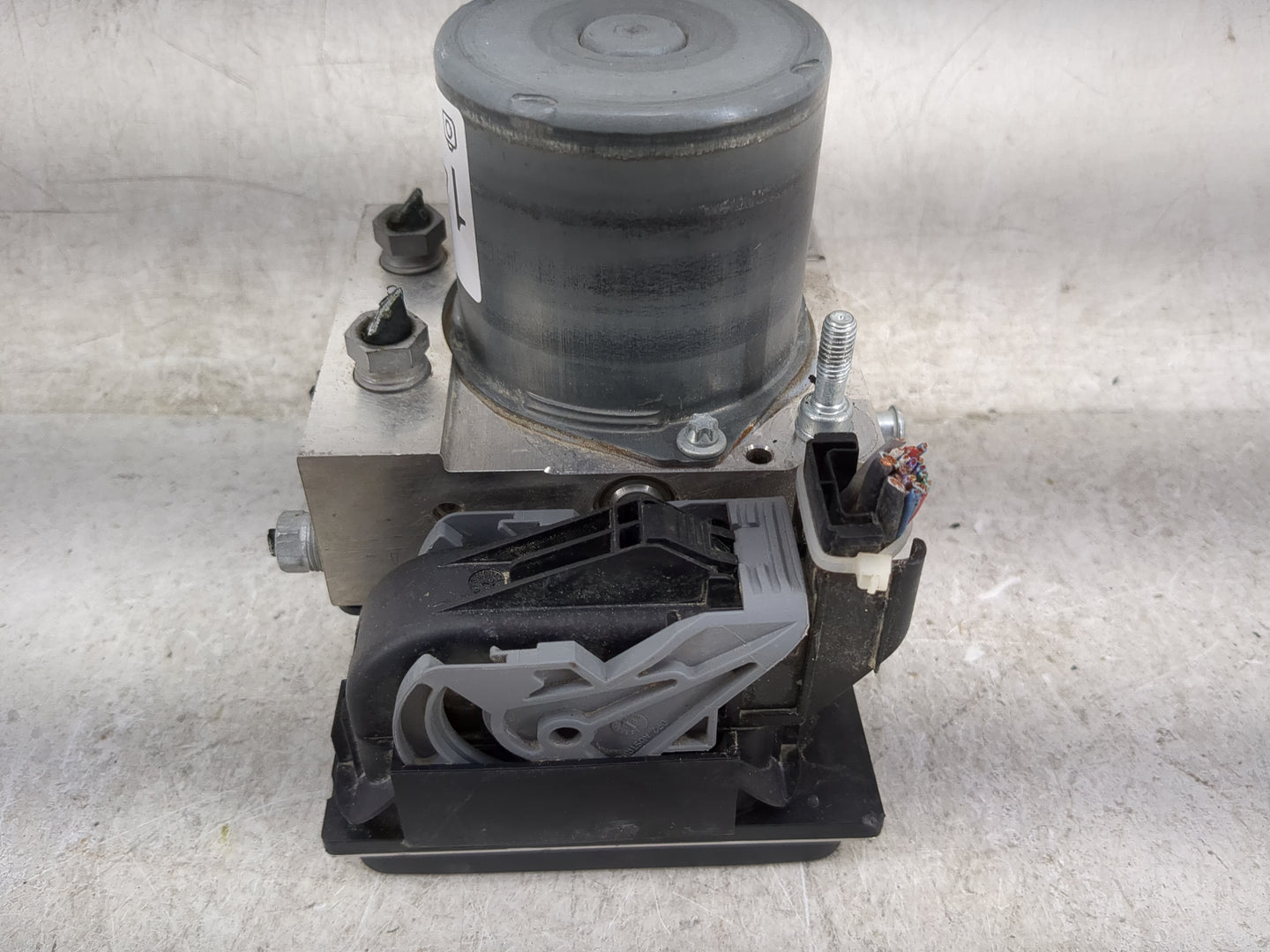 2014-2015 Jaguar Xf ABS Pump Control Module Replacement P/N:FX23-2C405-AB 0 265 235 556 Fits Fits 2014 2015 OEM Used Auto Pa