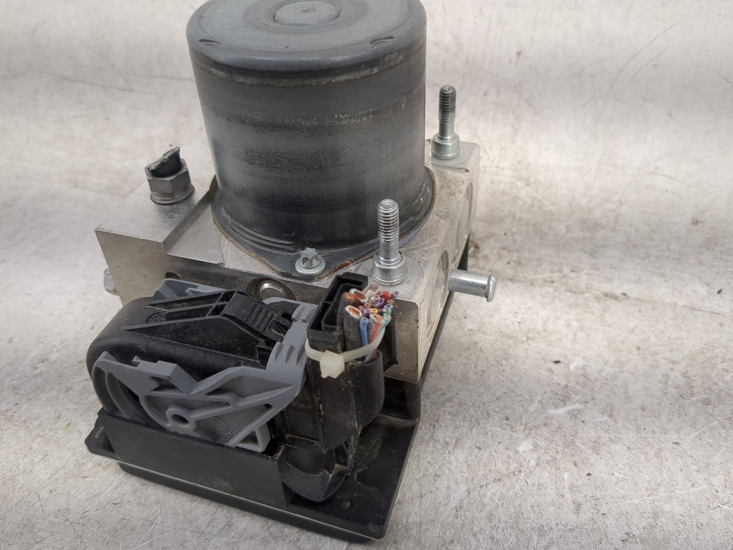 2014-2015 Jaguar Xf ABS Pump Control Module Replacement P/N:FX23-2C405-AB 0 265 235 556 Fits Fits 2014 2015 OEM Used Auto Pa