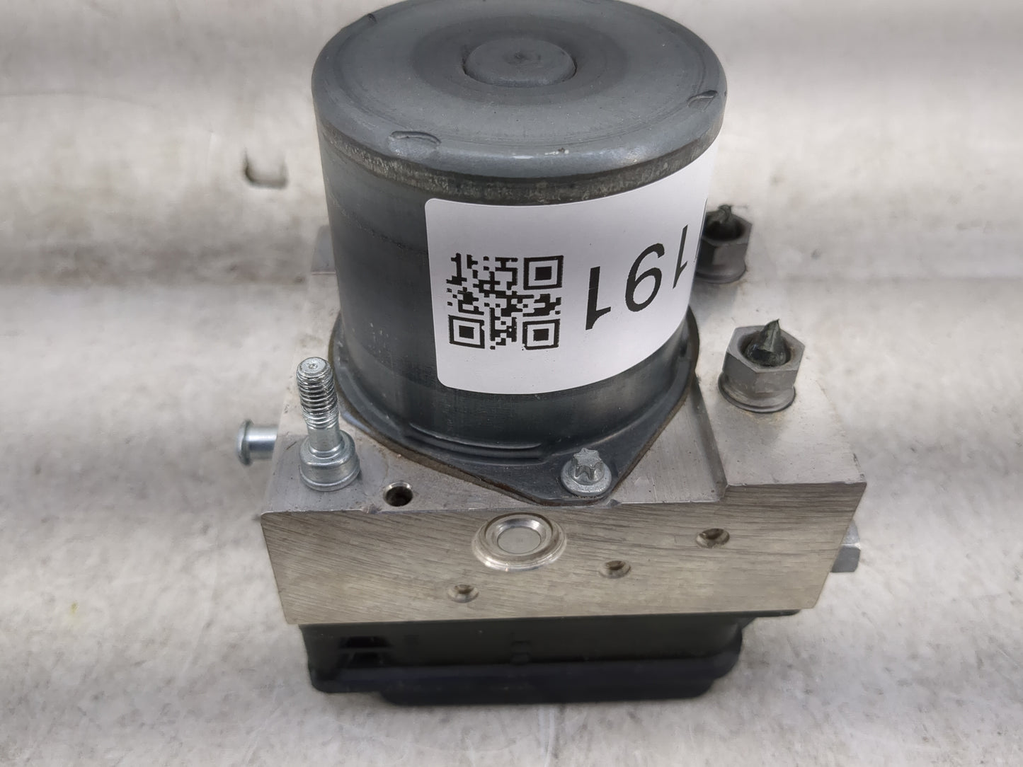 2014-2015 Jaguar Xf ABS Pump Control Module Replacement P/N:FX23-2C405-AB 0 265 235 556 Fits Fits 2014 2015 OEM Used Auto Pa