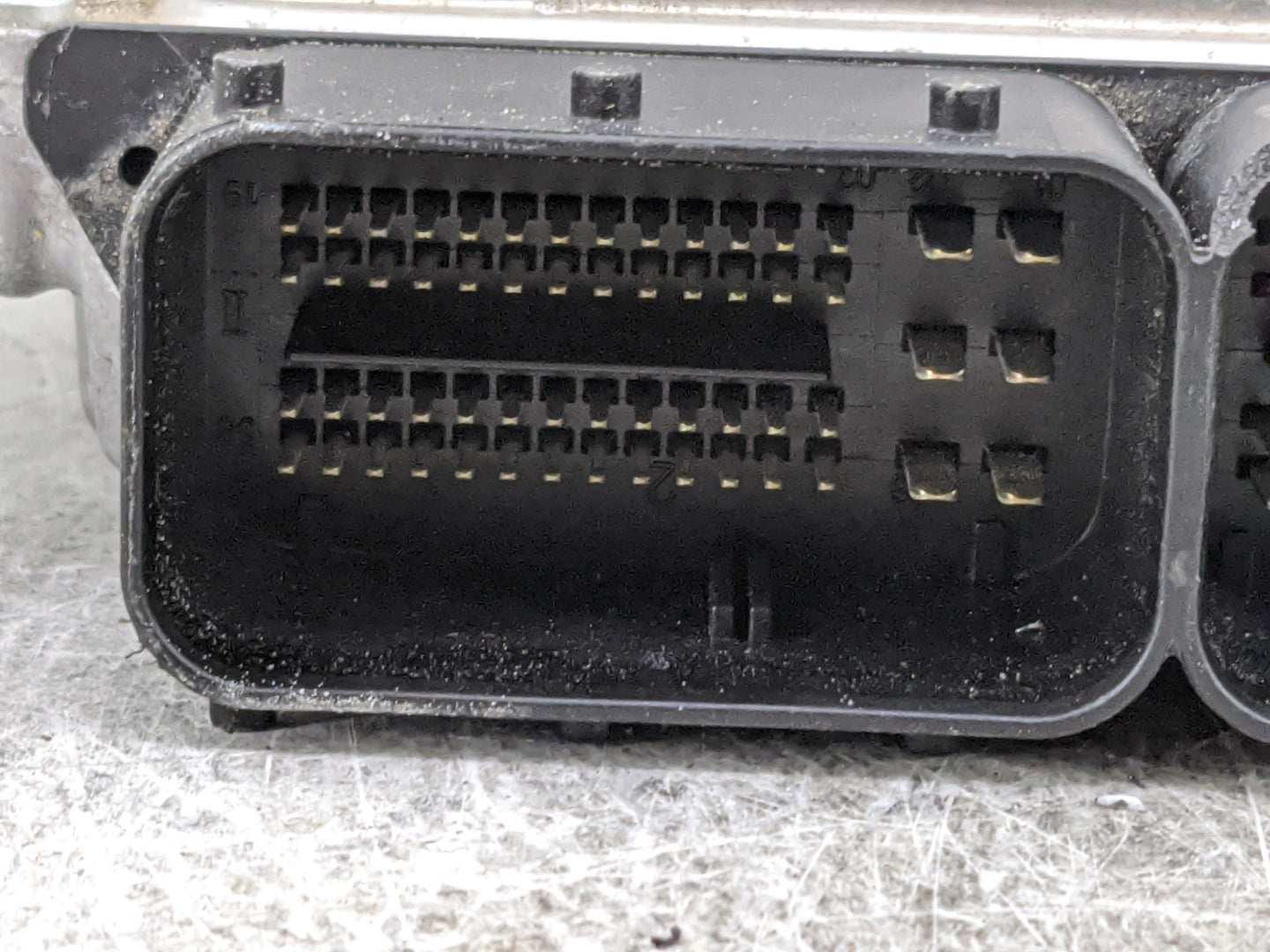 2010-2015 Jaguar Xf PCM Engine Control Computer ECU ECM PCU OEM P/N:EW93-12B684-MA 0261S09510 Fits OEM Used Auto Parts - Oem