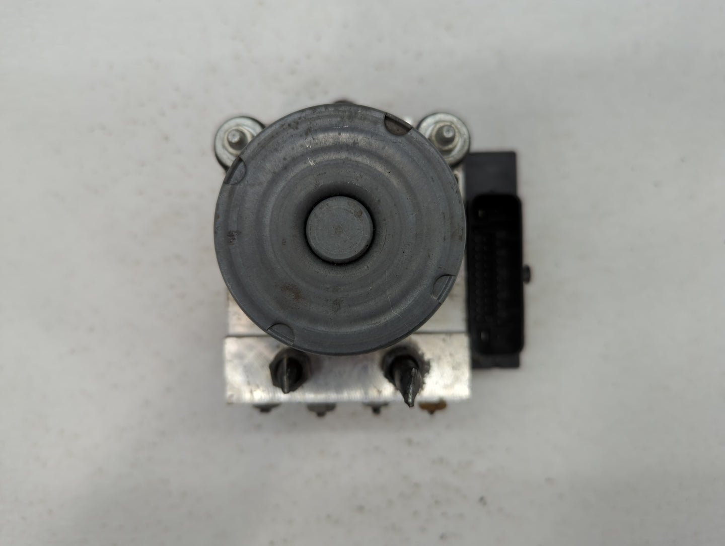 2014-2015 Jaguar Xf ABS Pump Control Module Replacement P/N:0 265 239 556 Fits Fits 2014 2015 OEM Used Auto Parts - Oemuseda