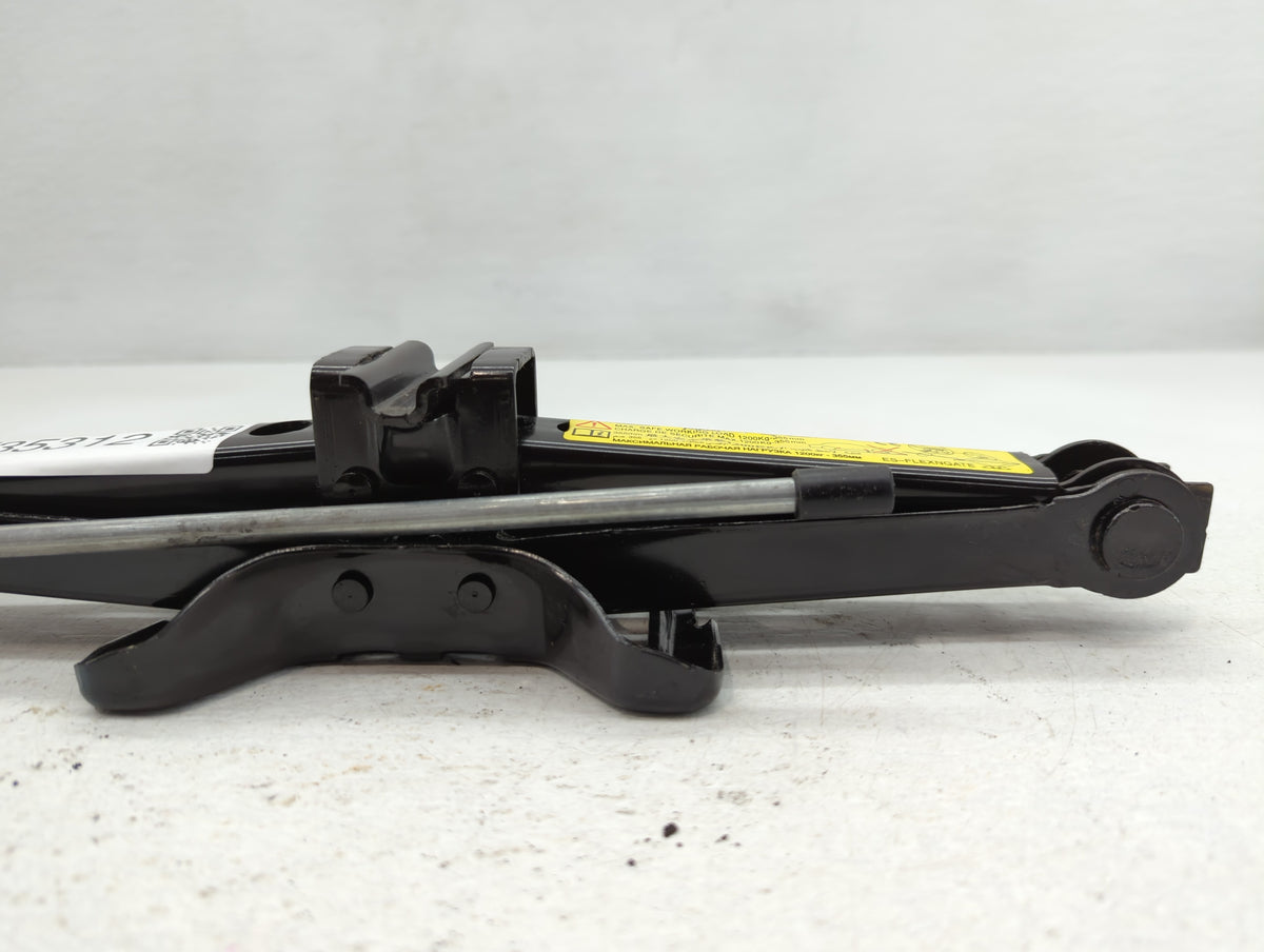 2015 Jaguar Xf Spare Scissor Car Jack - Oemusedautoparts1.com
