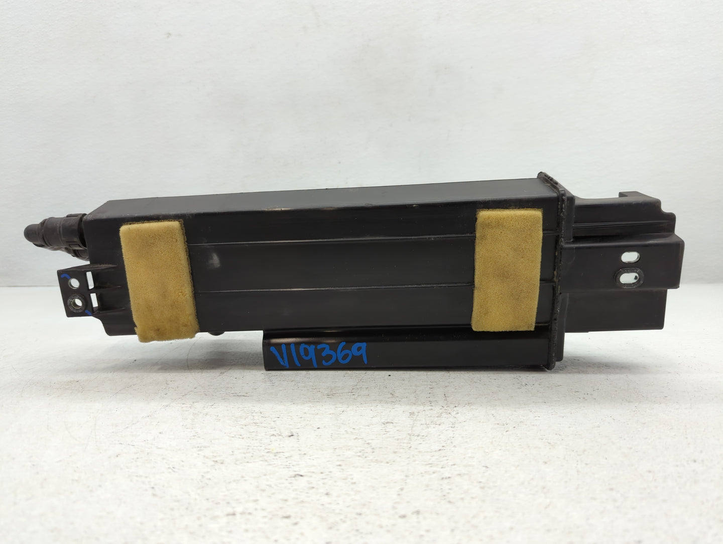 2015 Jaguar Xf Fuel Vapor Charcoal Canister - Oemusedautoparts1.com
