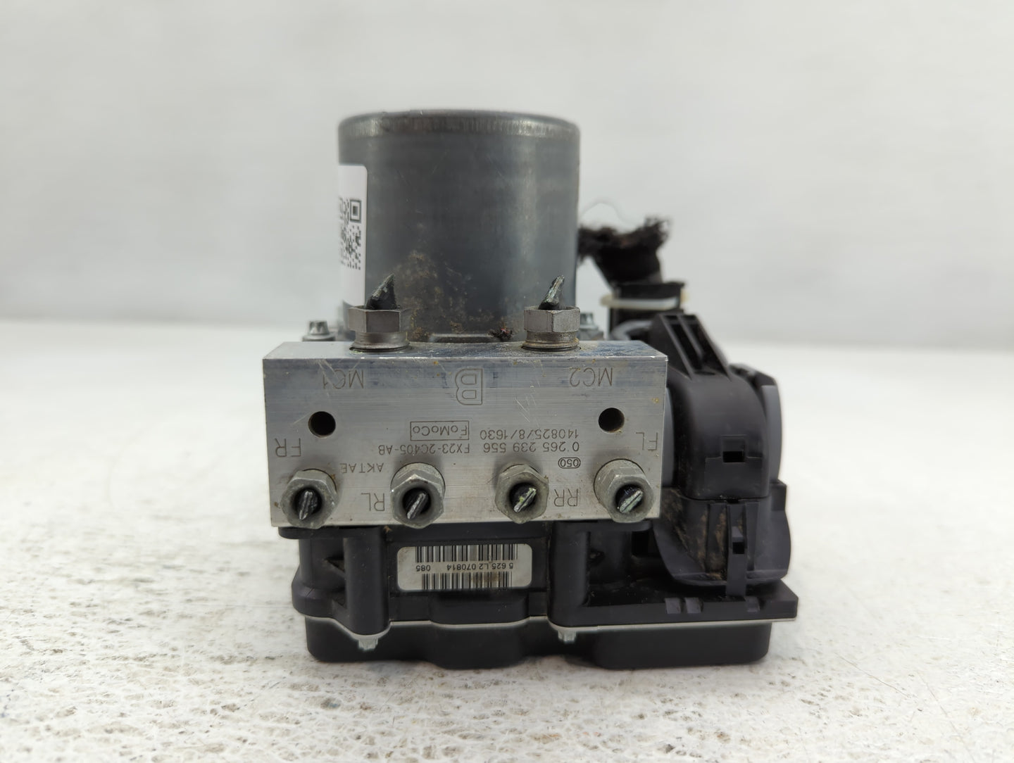 2014-2015 Jaguar Xf ABS Pump Control Module Replacement P/N:FX23-2C405-AB 0 265 239 556 Fits Fits 2014 2015 OEM Used Auto Pa