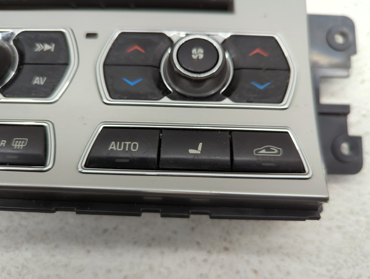2012-2015 Jaguar Xf Radio AM FM Cd Player Receiver Replacement P/N:CX23-18C858-AD Fits Fits 2012 2013 2014 2015 OEM Used Aut
