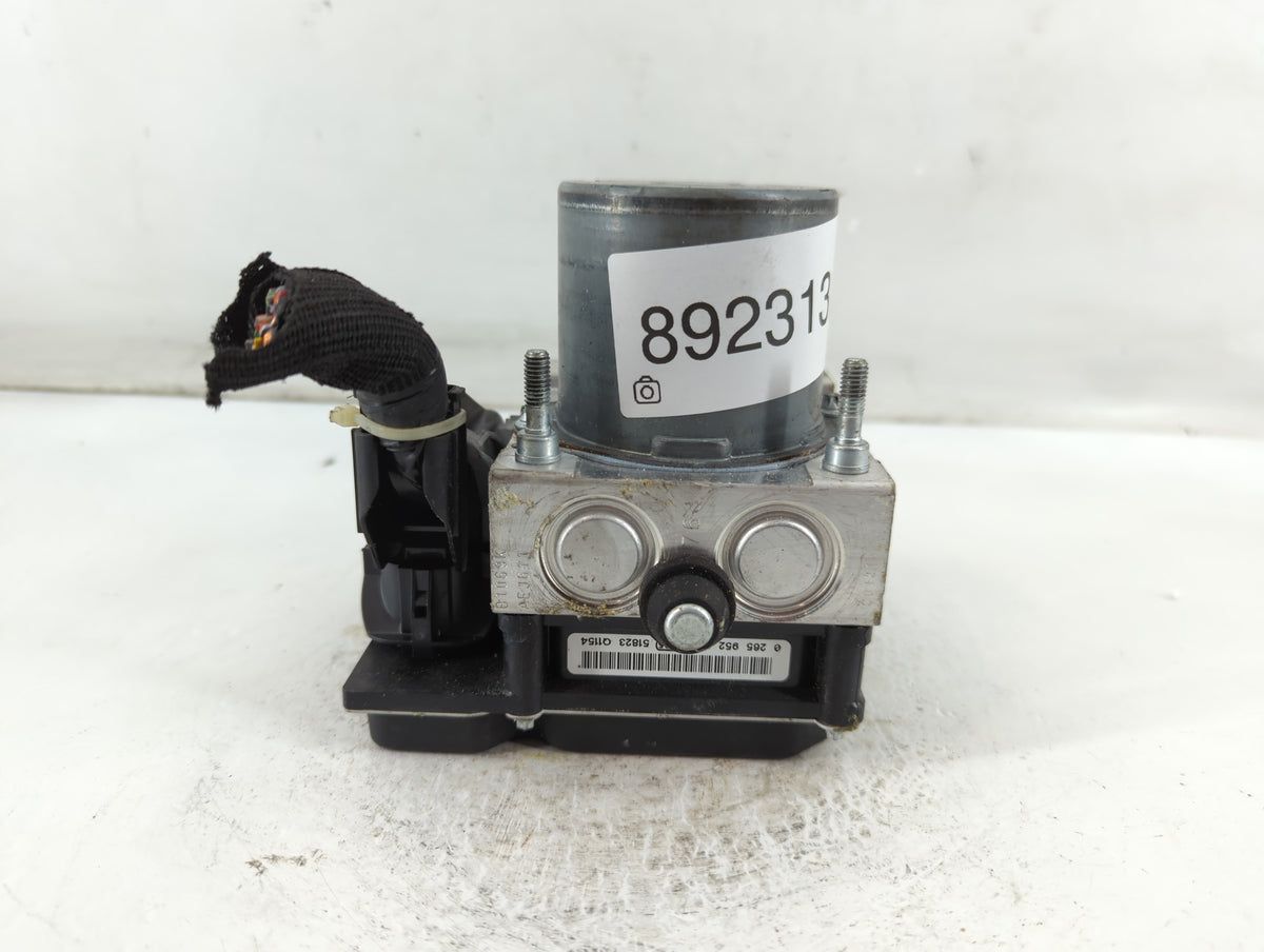 2014-2015 Jaguar Xf Anti-Lock Brake ABS Pump Module Actuator OEM P/N:FX23-2C405-AB 0 265 239 556 Fits Fits 2014 2015 OEM Use