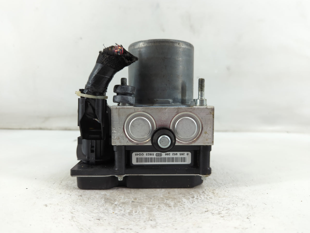 2014-2015 Jaguar Xf Anti-Lock Brake ABS Pump Module Actuator OEM P/N:FX23-2C405-AB 0 265 235 556 Fits Fits 2014 2015 OEM Use